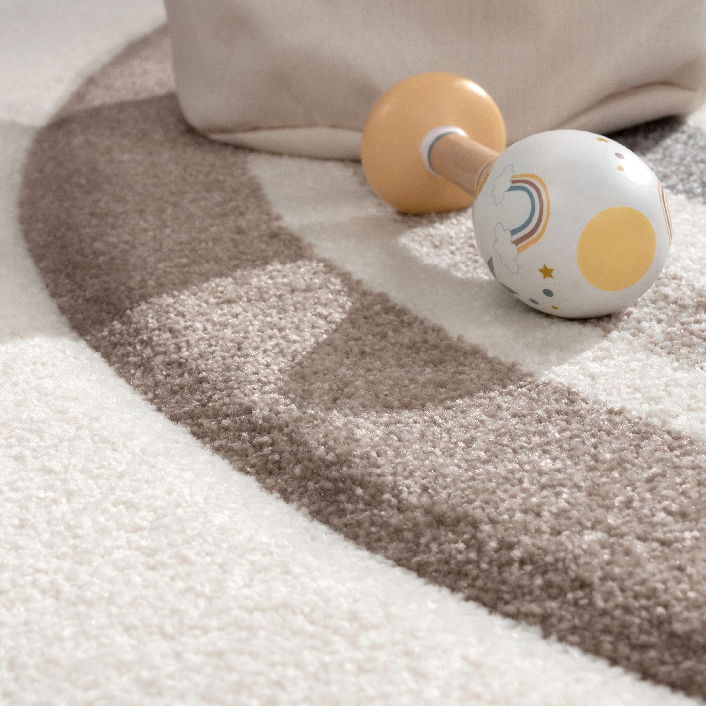 Paco Home Kinderteppich »Cosmos 351«, rund, 16 mm Höhe, Kurzflor, Spielteppich, Motiv Regenbogen & Herz, Kinderzimmer