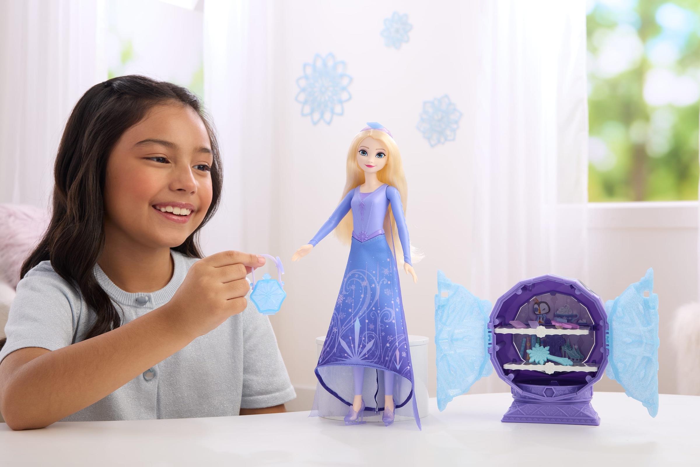 Mattel® Anziehpuppe »Disney Die Eiskönigin Jewel Reveal, Eisläuferin Elsa«