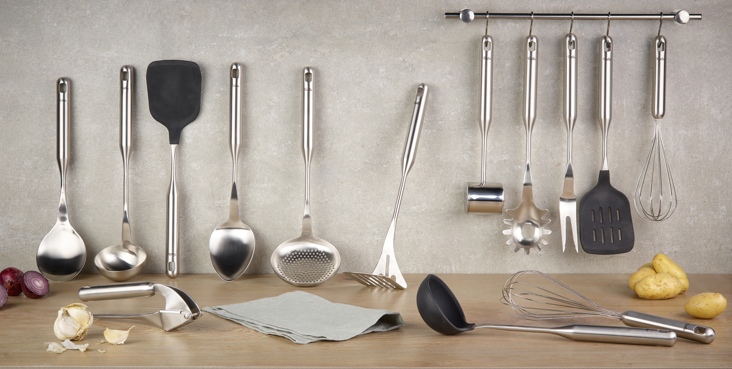 Fissler Servierlöffel »Essential« mit Aufhängeöse