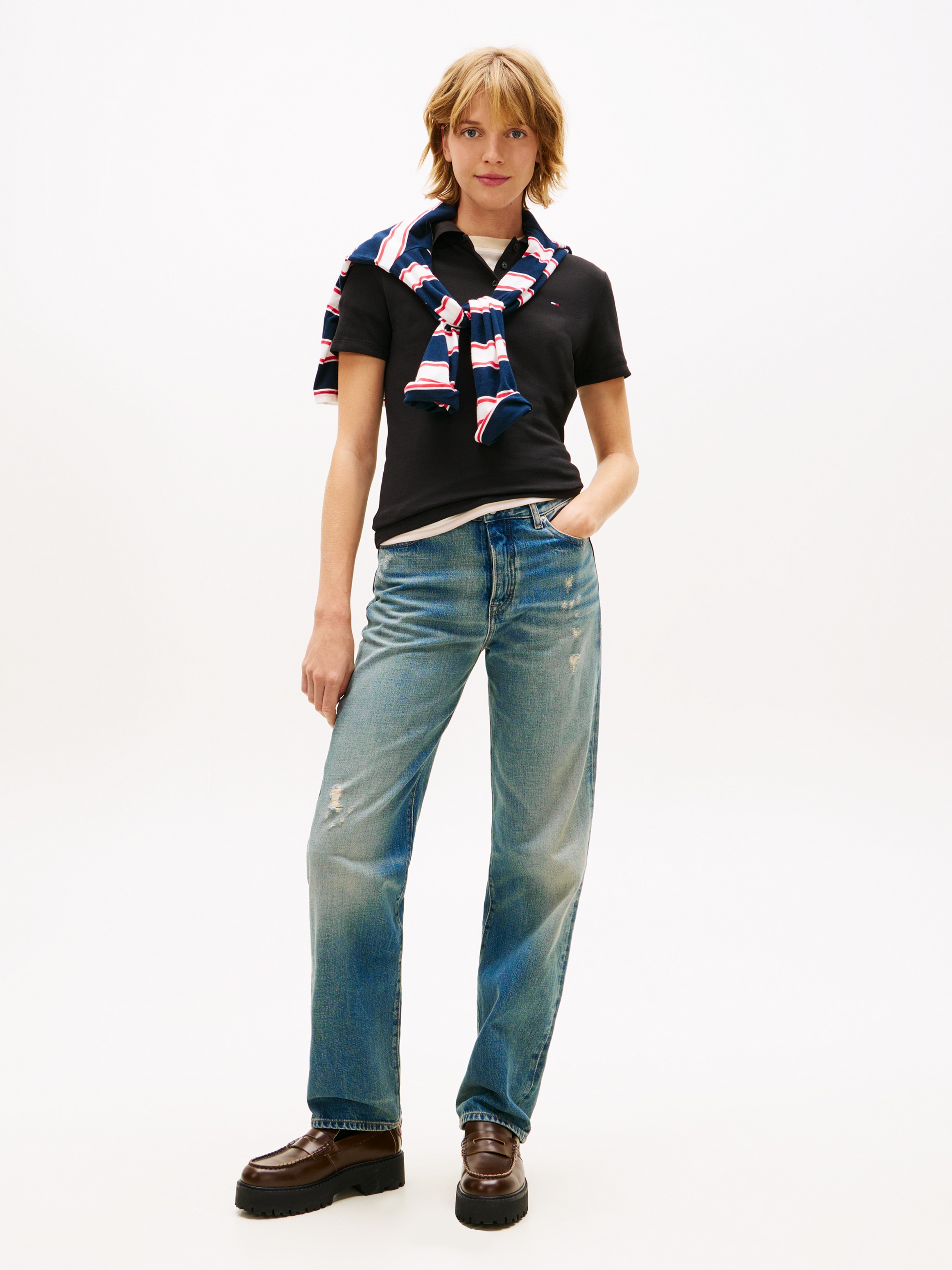 Tommy Jeans Poloshirt »TJW SLIM ESSENTIAL POLO SS« mit Logostickerei