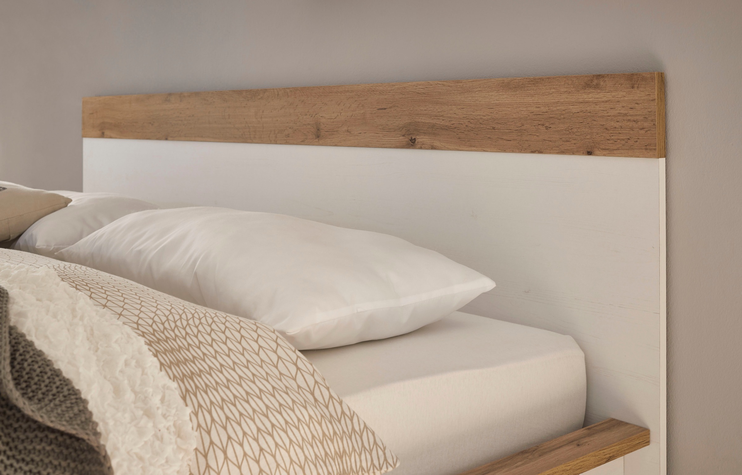 Home affaire Schlafzimmer-Set »Westminster« beinhaltet 1 Bett, Kleiderschrank 3-türig und 1 Wandpaneel