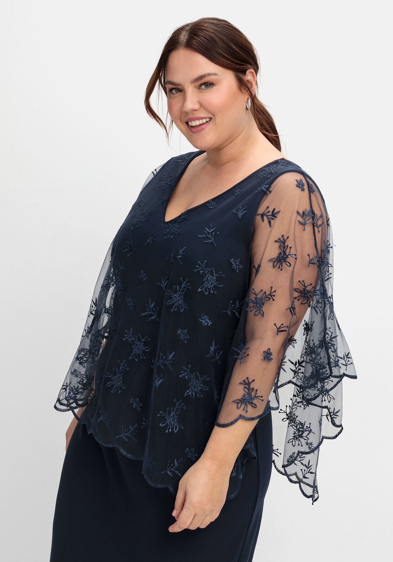 Sheego Abendkleid »Abendkleid im Lagenlook, mit Mesh und Spitze«