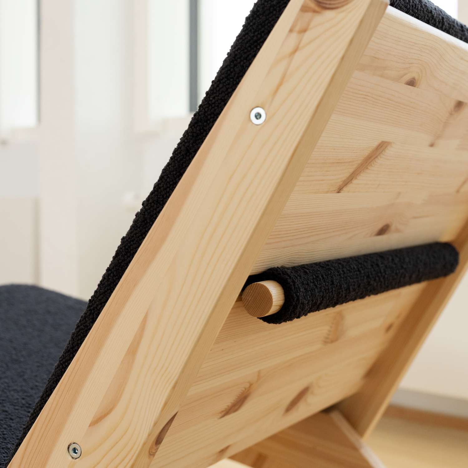 Karup Design Loungesessel »Sway Lounge Chair, ohne Armlehnen, aus FSC®-zertifiziertem Massivholz« Matratze mit Bouclé-Bezug in mehreren Farben, Made in Europe