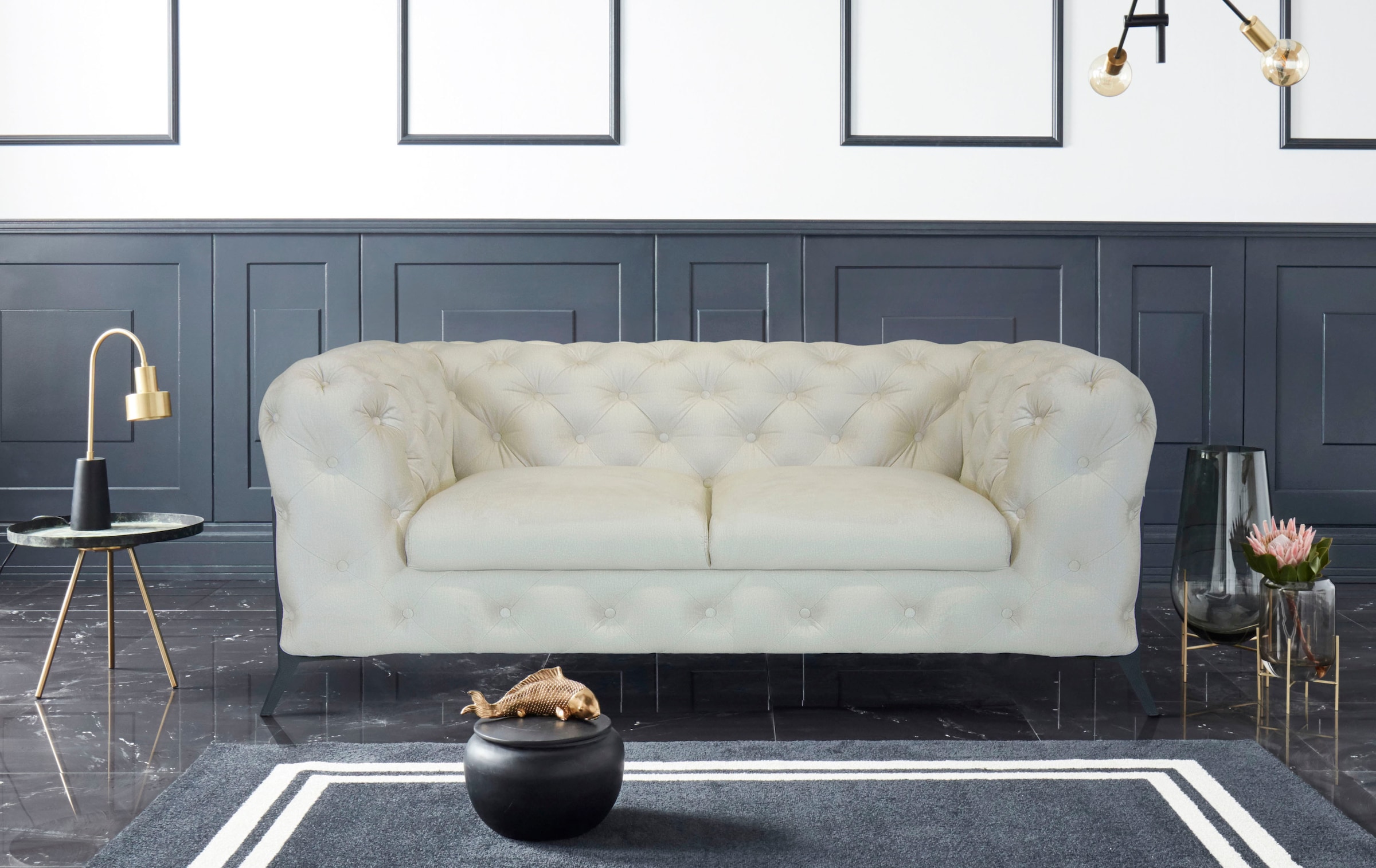 Home affaire Chesterfield-Sofa »Amaury« aufwändige Knopfheftung, moderne Chesterfield Optik, Fußfarbe wählbar