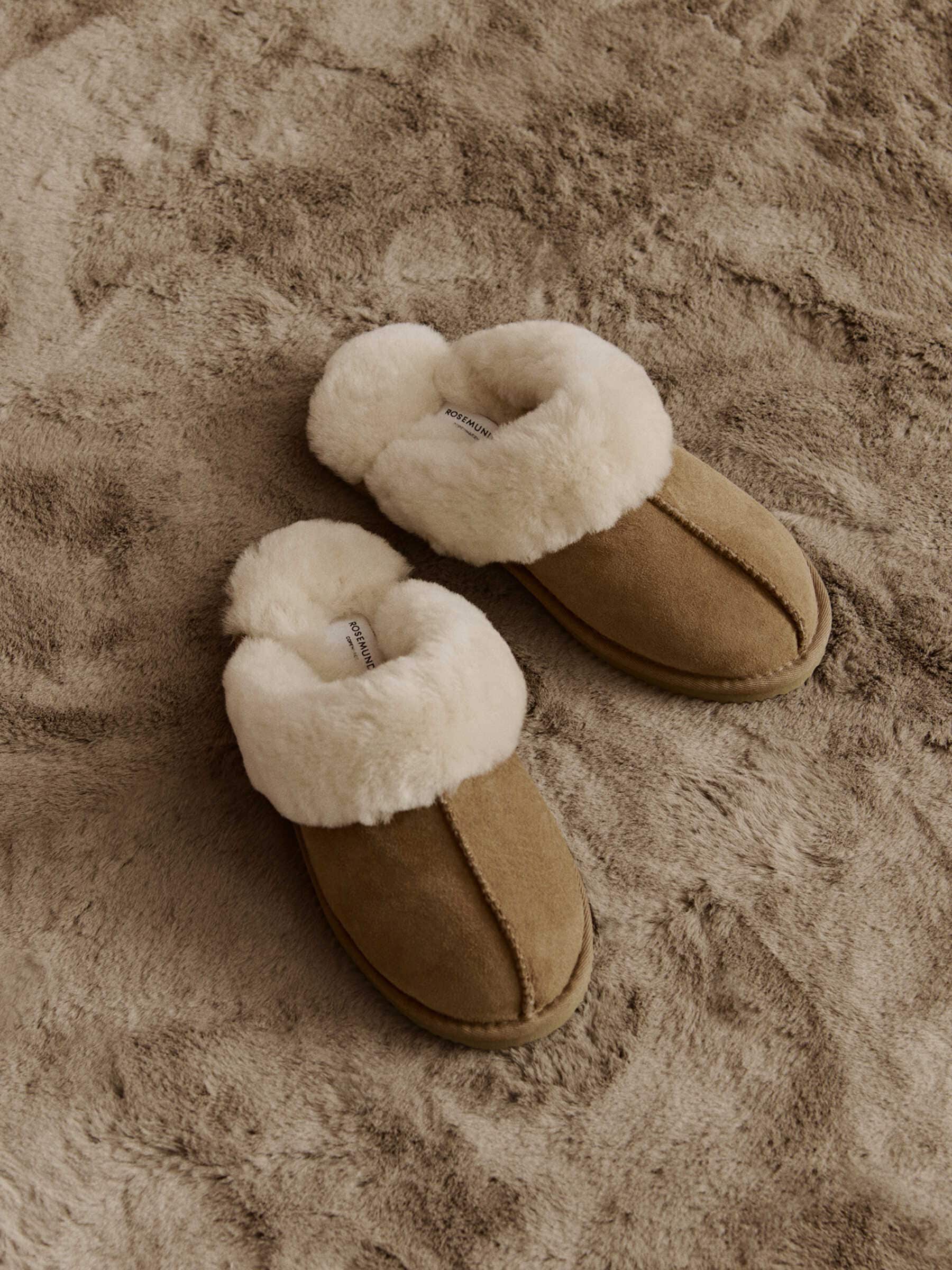 rosemunde Hausschuh »Sydney Shearling Reversed Slippers«  atmungsaktiv, wärmend, mit Memory Foam