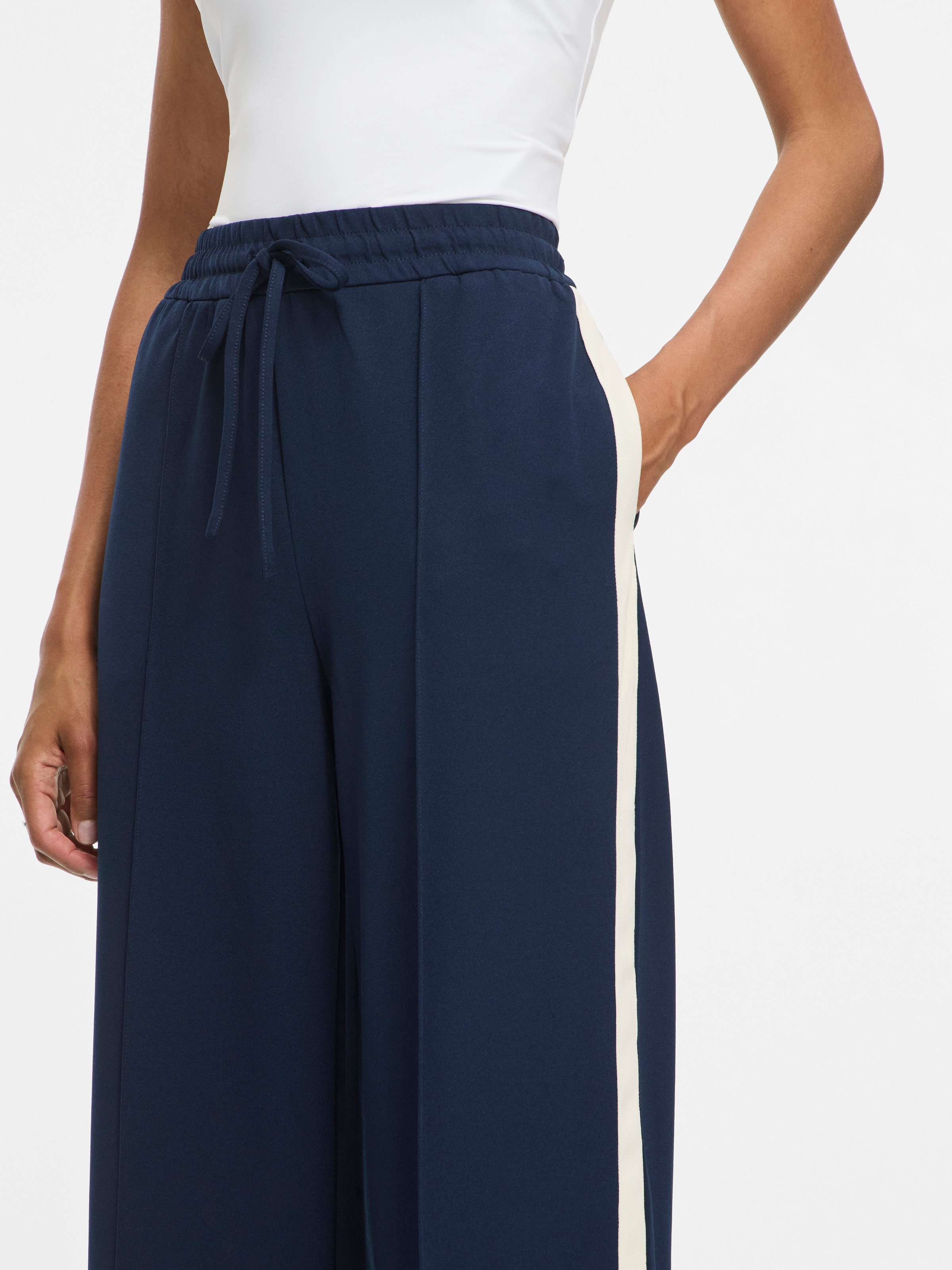 Vila Sweathose »VICLUA HW WIDE TRACK PANTS - NOOS«  Materialmix, weit geschnitten