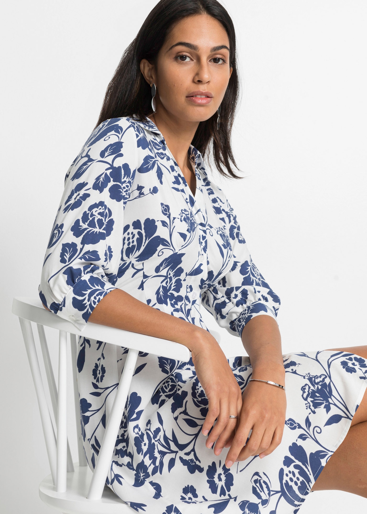 bonprix Blusenkleid aus Viskose, mit Knopfleiste, ausgestellte Passform, mit 3/4-Ärmeln