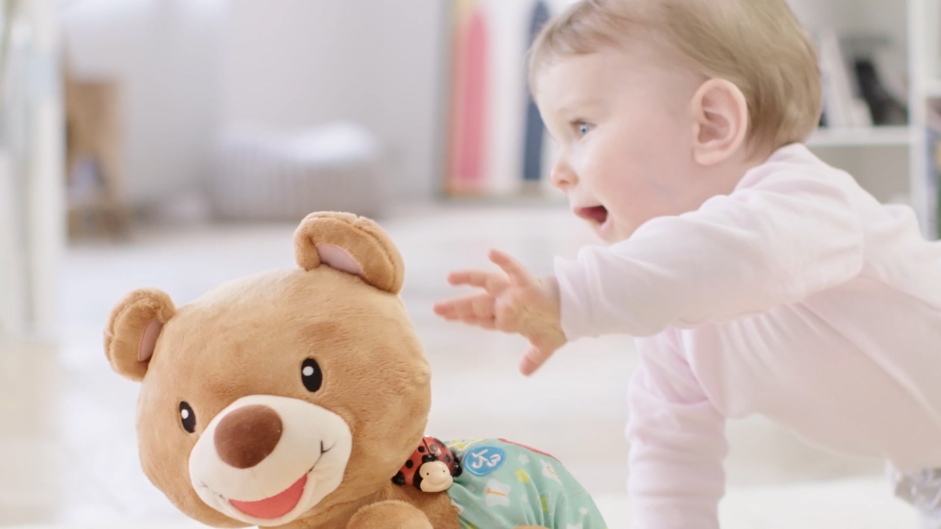 Vtech® Kuscheltier »VTechBaby, Krabbel mit mir - Bär«