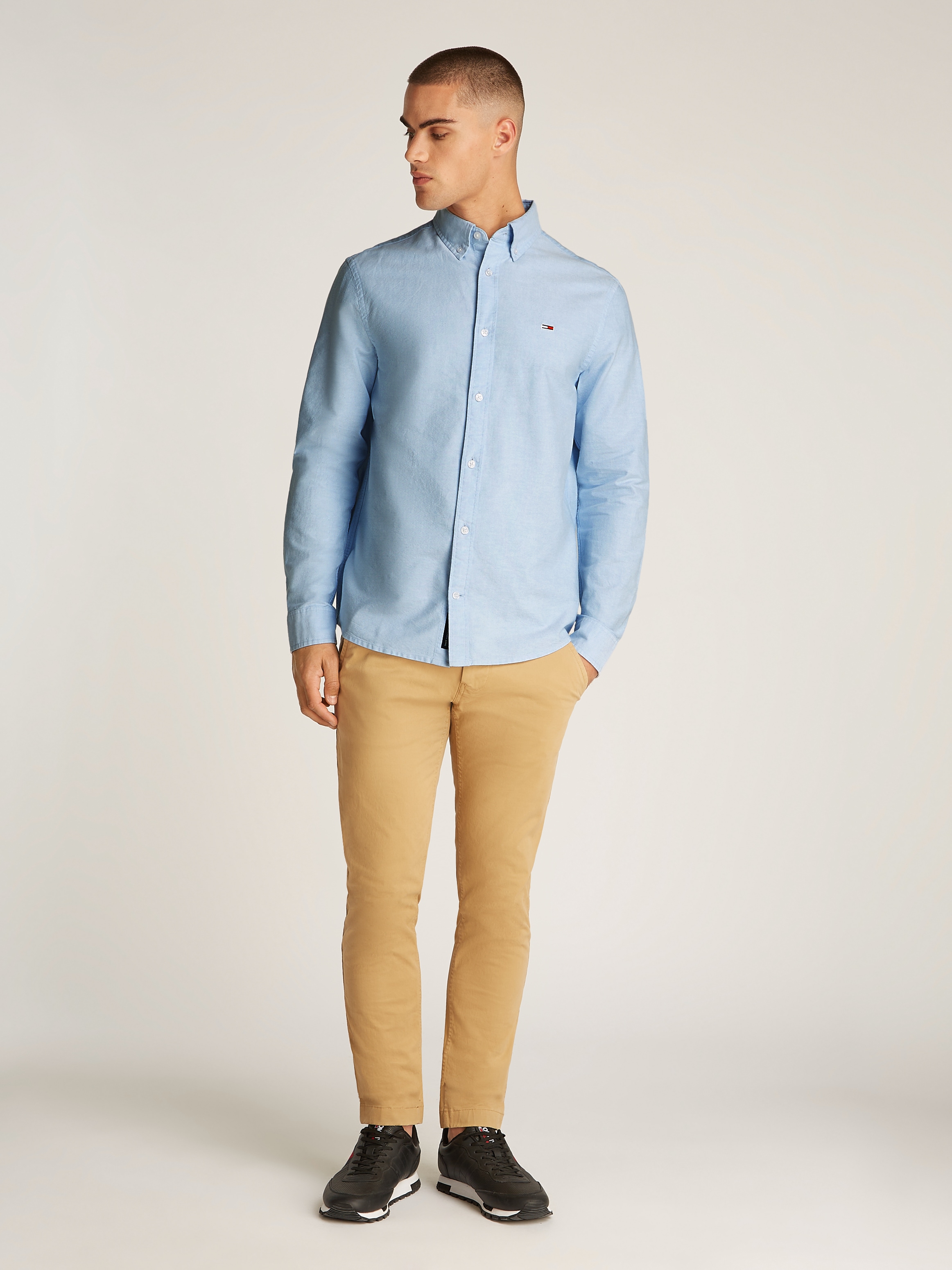 Tommy Jeans Plus Langarmhemd »TJM REG OXFORD SHIRT EXT«, in Großen Größen, Logostickerei, Button-down-Kragen