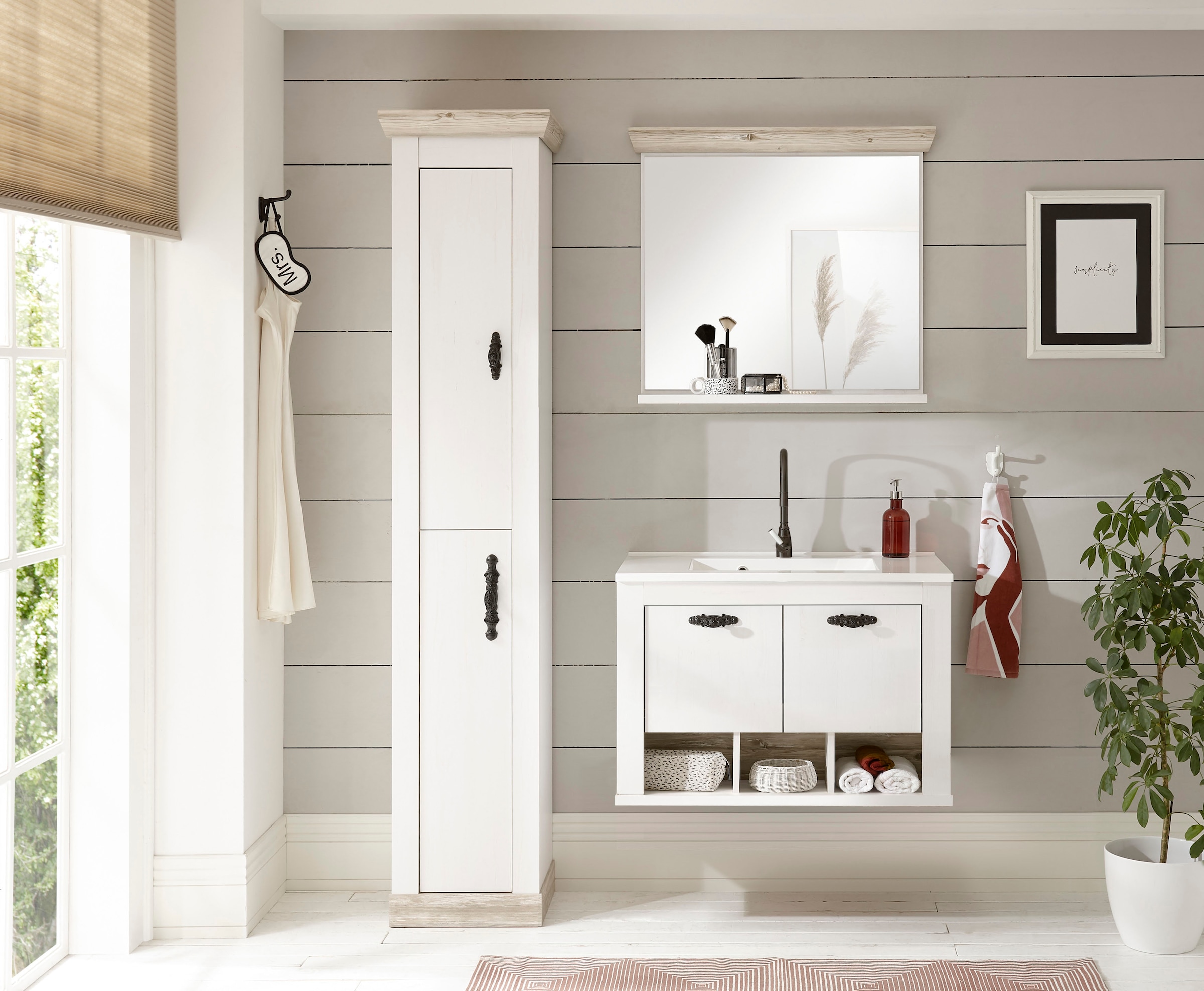 Home affaire Hochschrank »Florenz, Badschrank im Landhausstil, Schrank mit Metallgriffen« in Pinie Weiß, mit ausreichend Stauraum hinter Drehtüren