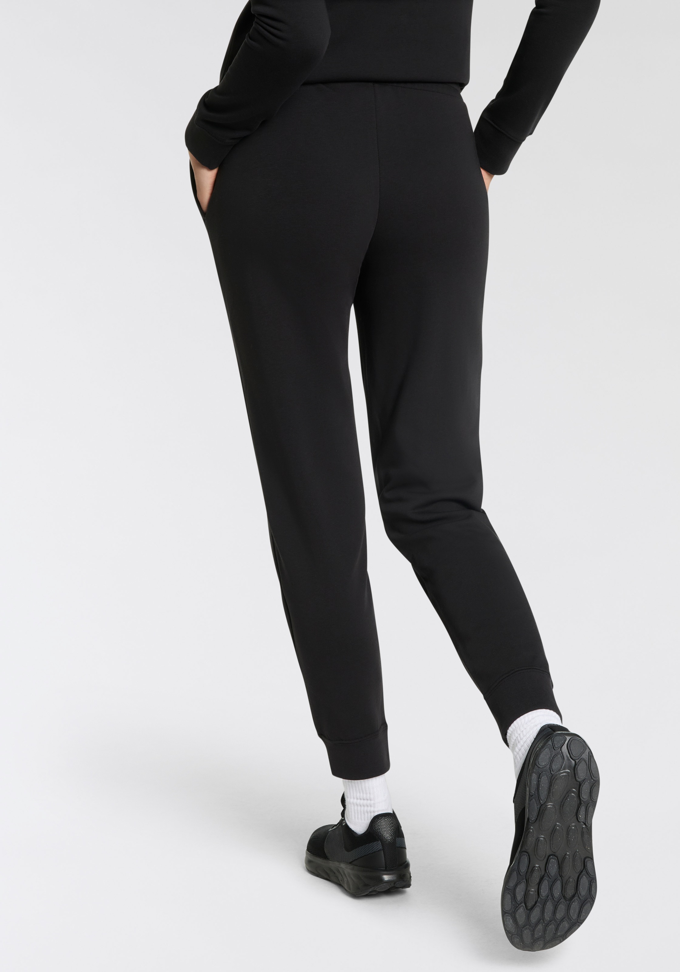 PUMA Trainingshose »ESS LOGO LAB PANTS TR«