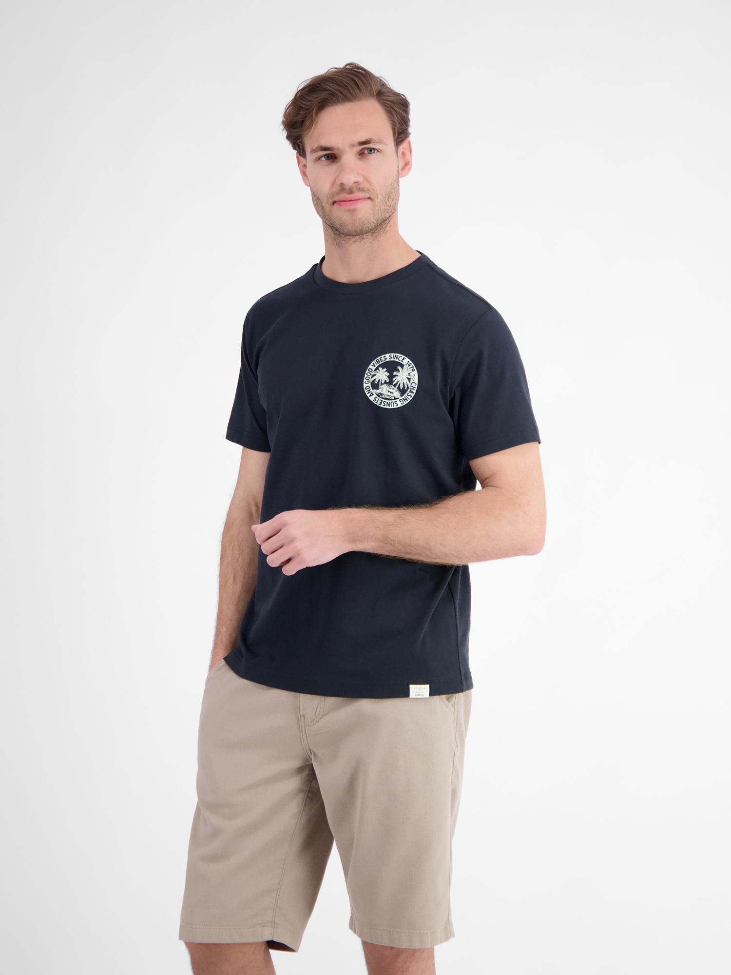 LERROS T-Shirt »Lässiges, unifarbenes T-Shirt aus reiner Baumwolle mit Print«