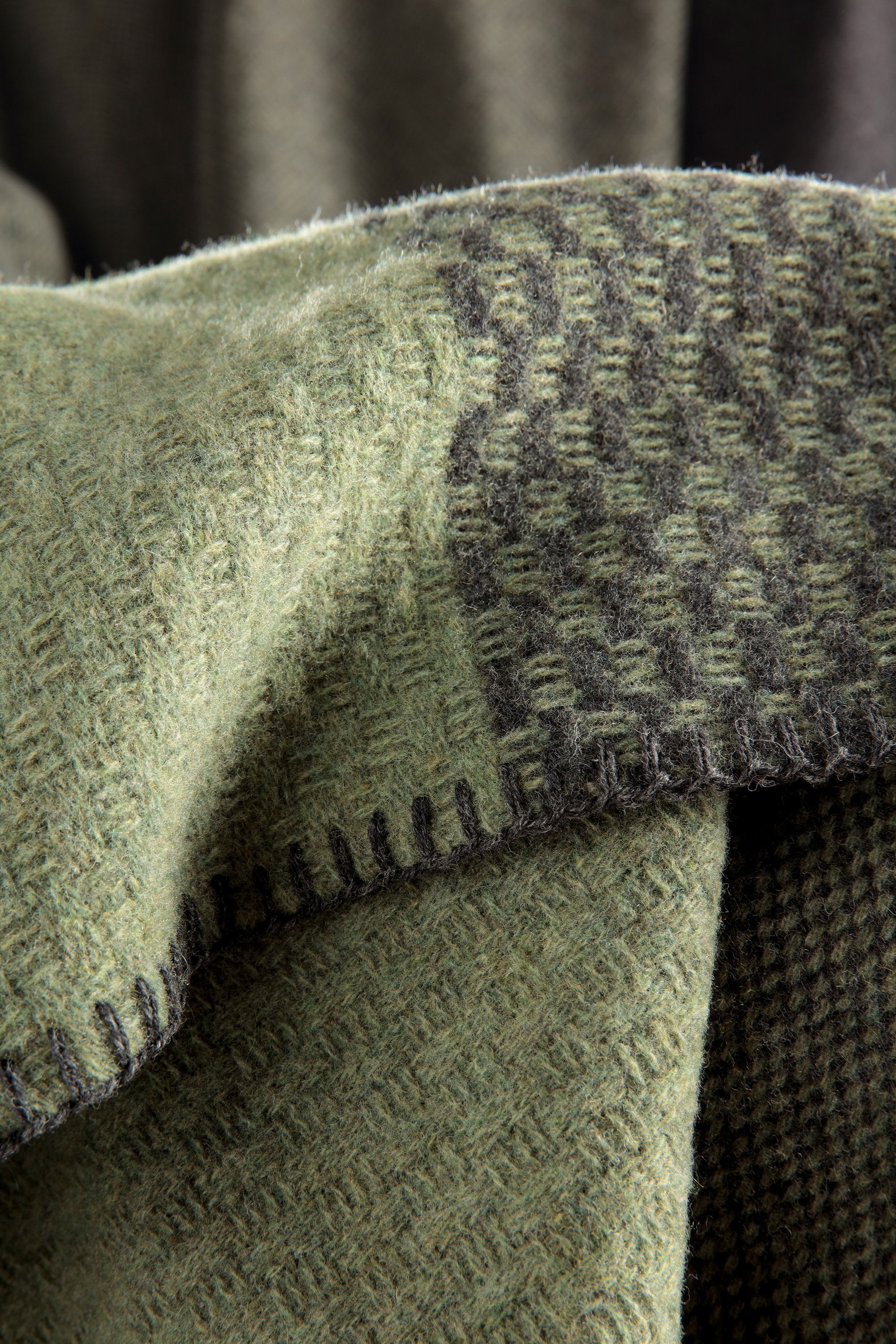 Biederlack Wohndecke »Plaid Frame green« exquisite Kuscheldecke aus reiner Merinowolle