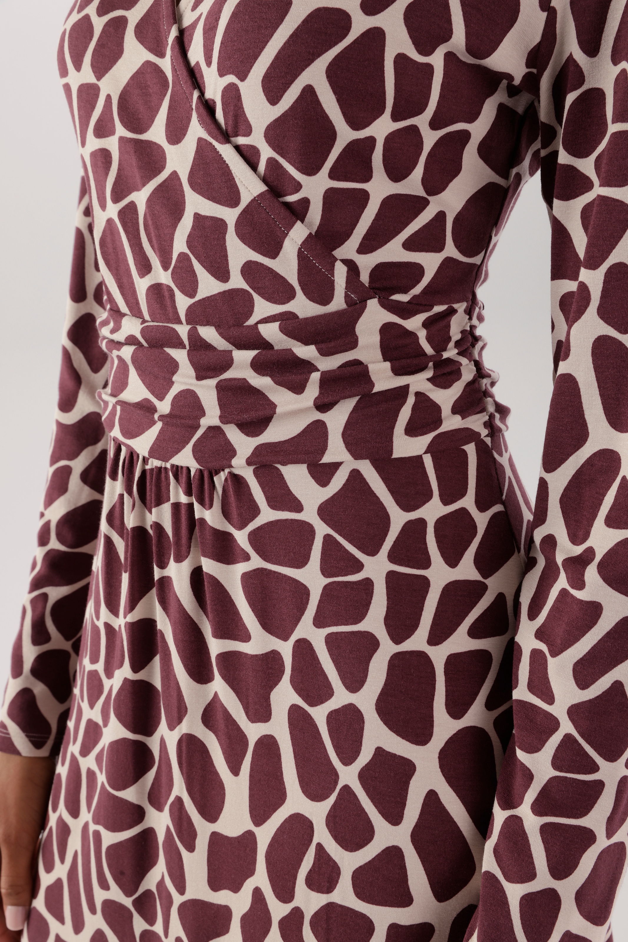 Aniston SELECTED Jerseykleid mit farbigem animal-print