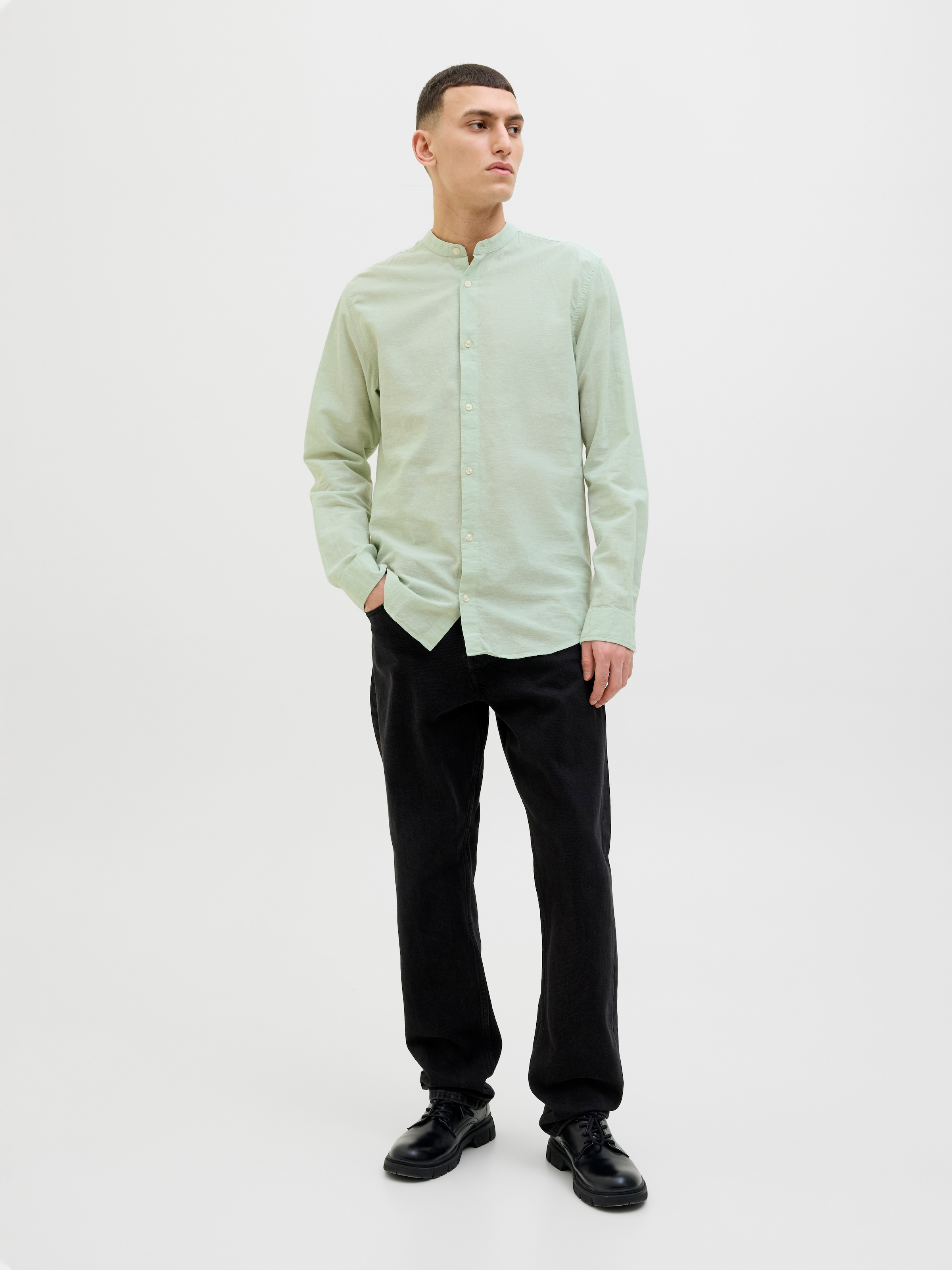 Jack & Jones Langarmhemd »JJEBREEZE BAND SHIRT LS SN«, mit Bandkragen
