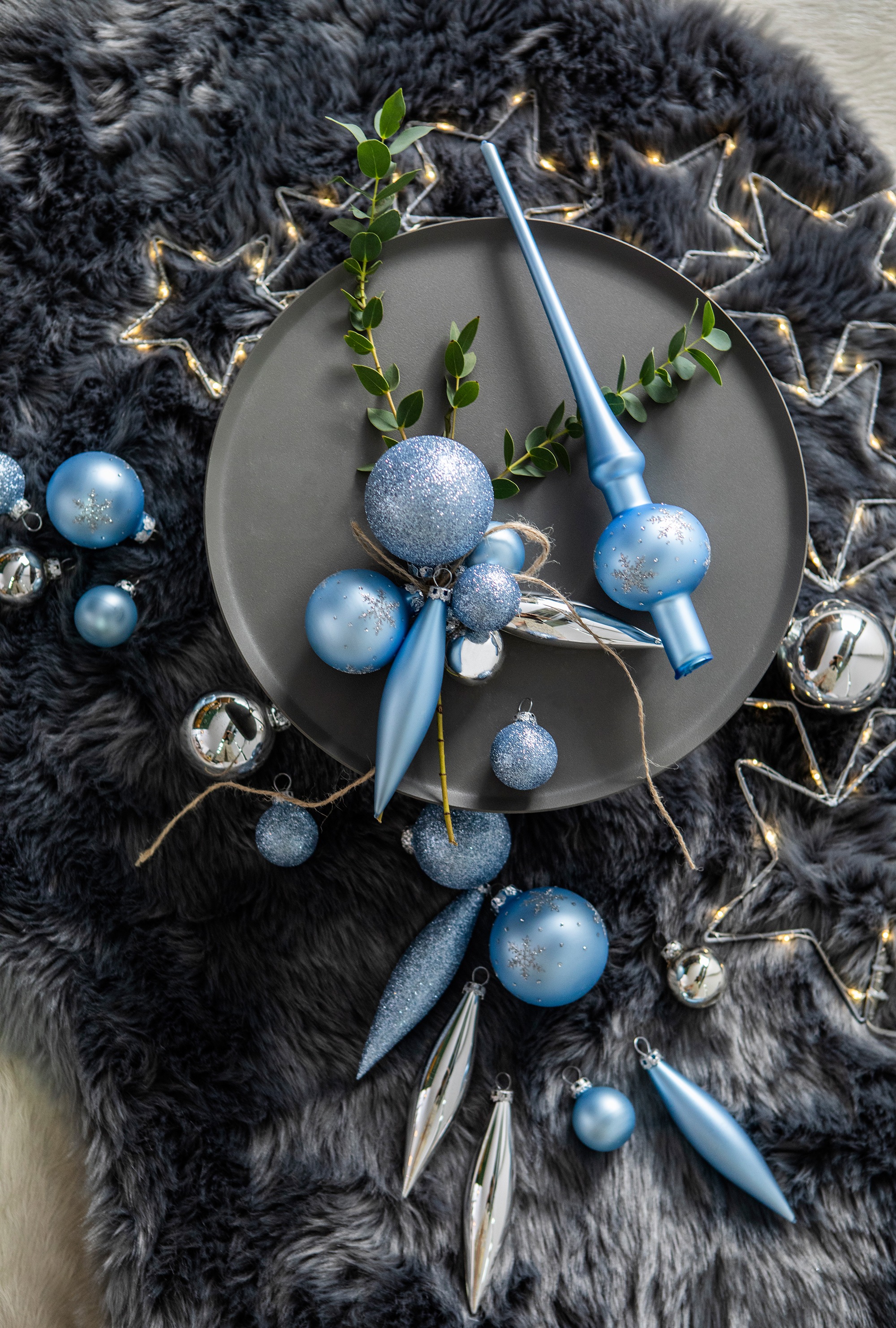Christbaumschmuck in Hellblau