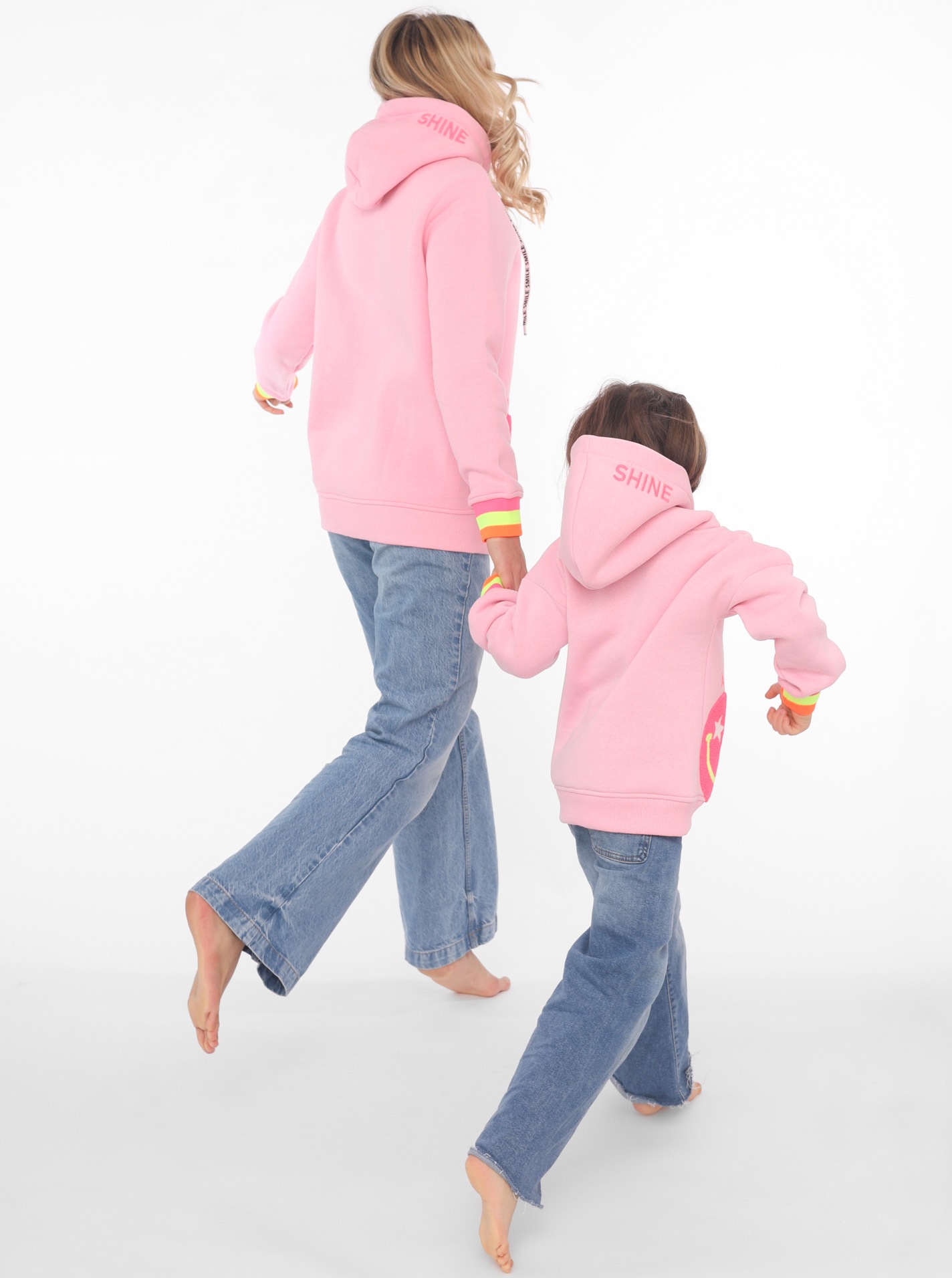 Zwillingsherz Hoodie »Always Happy«, Smiley aus Frottee, Neon-Details, Kapuze, Langarm