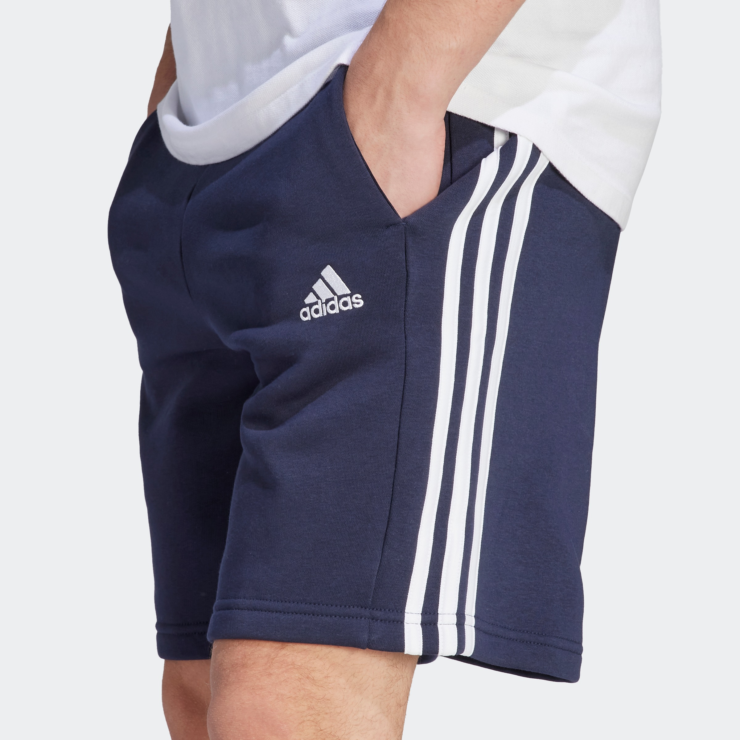 adidas Sportswear Shorts »ESSENTIALS tlg.) 3-STREIFEN«, ♕ bei (1