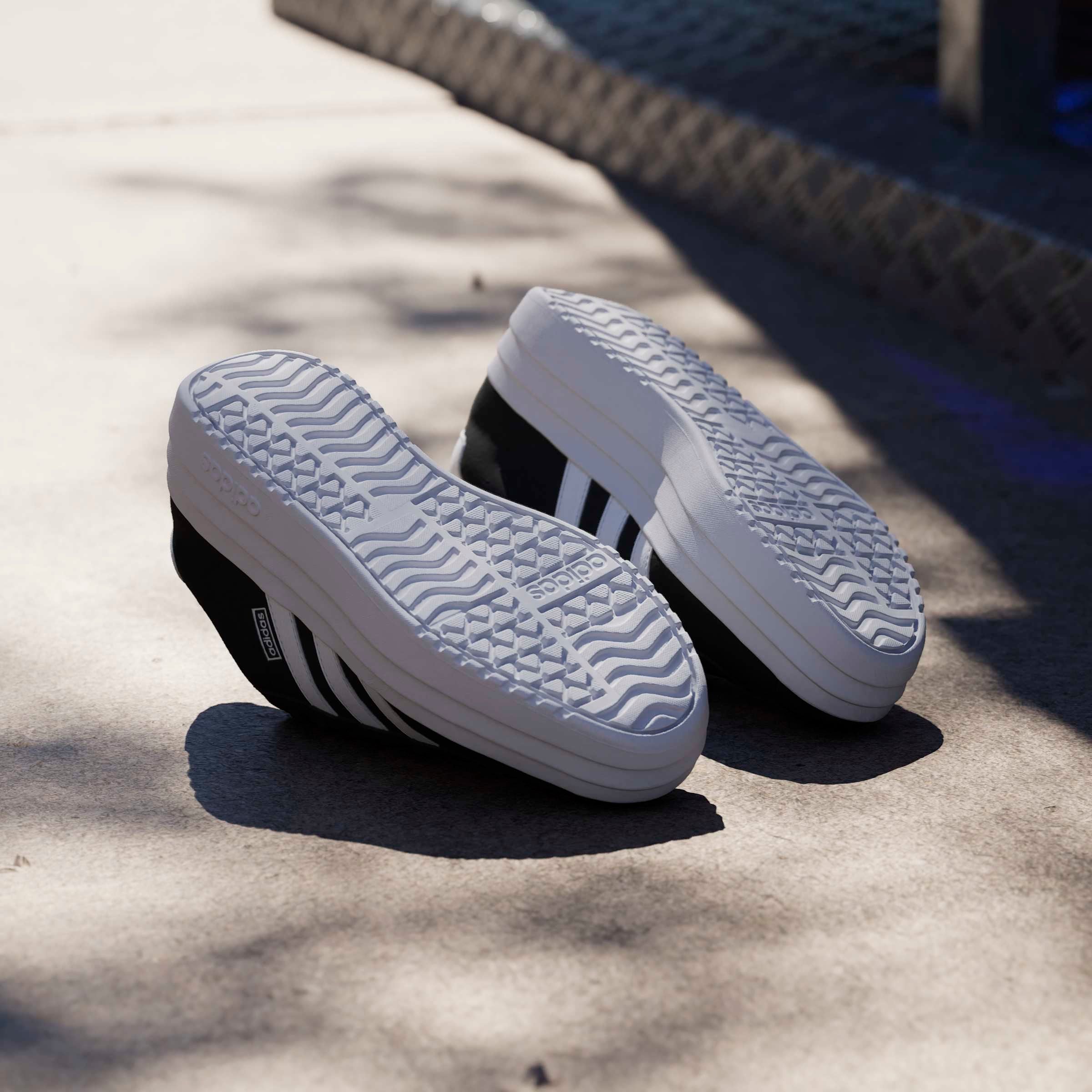 adidas Sportswear Plateausneaker »VL COURT BOLD«  Inspiriert vom adidas Gazelle Bold, für Kinder & Jugendliche