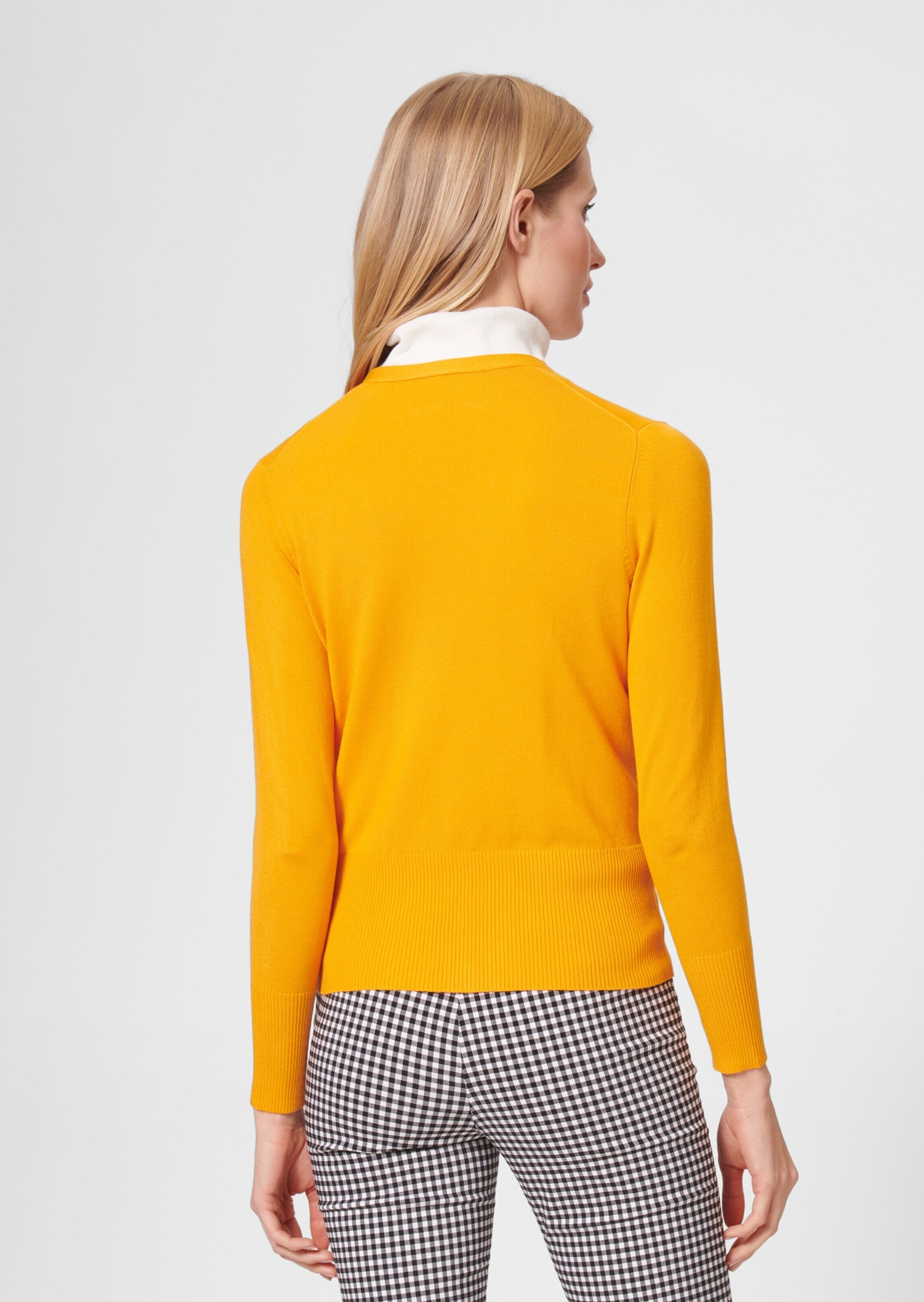 MADELEINE Strickjacke »Strickjacke Eleganter Viskose-Cardigan mit Knopfleiste« Hochwertige Blendenverarbeitung