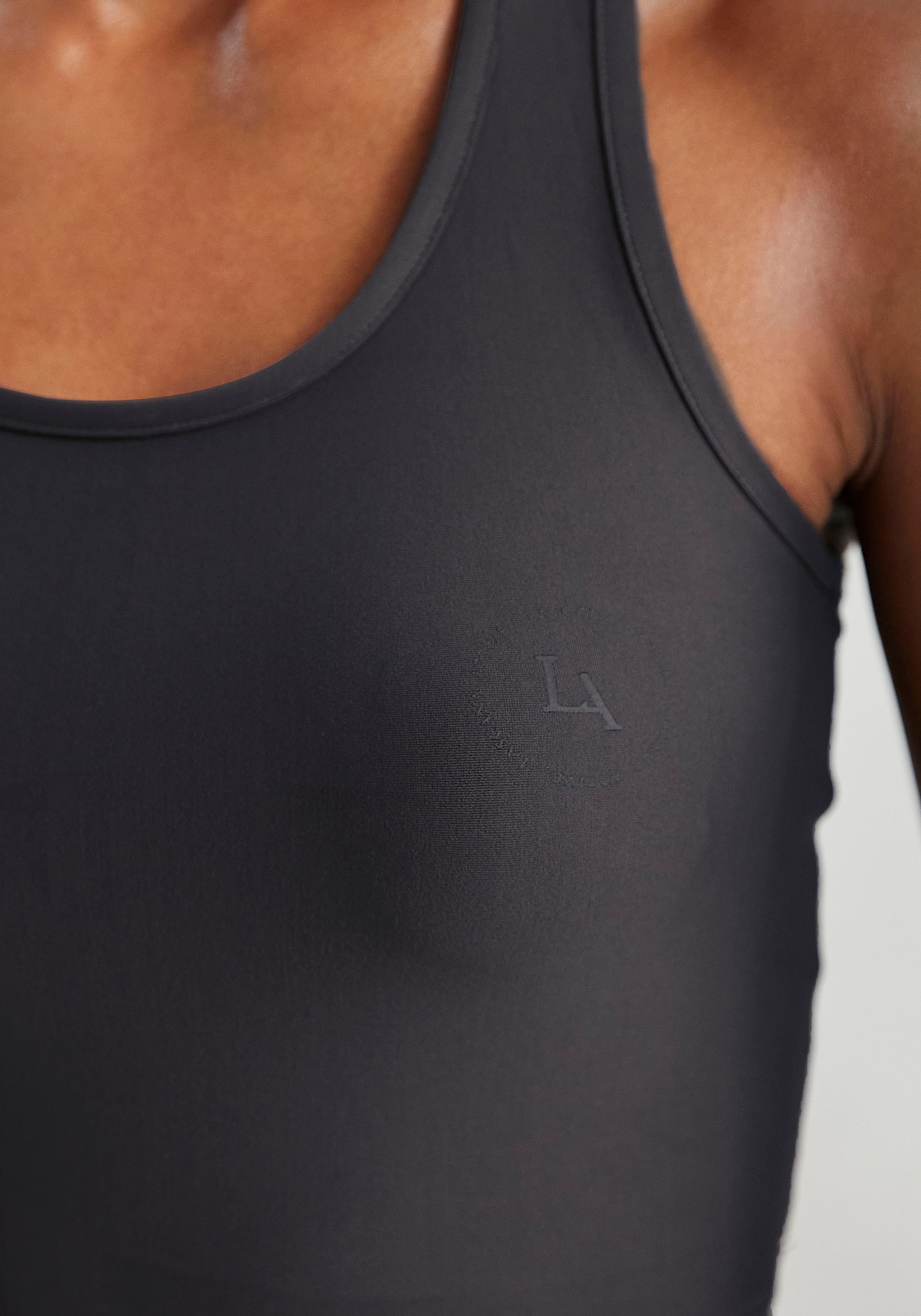 LASCANA ACTIVE Crop-Top, Sporttop mit Ringerrücken und Logodruck