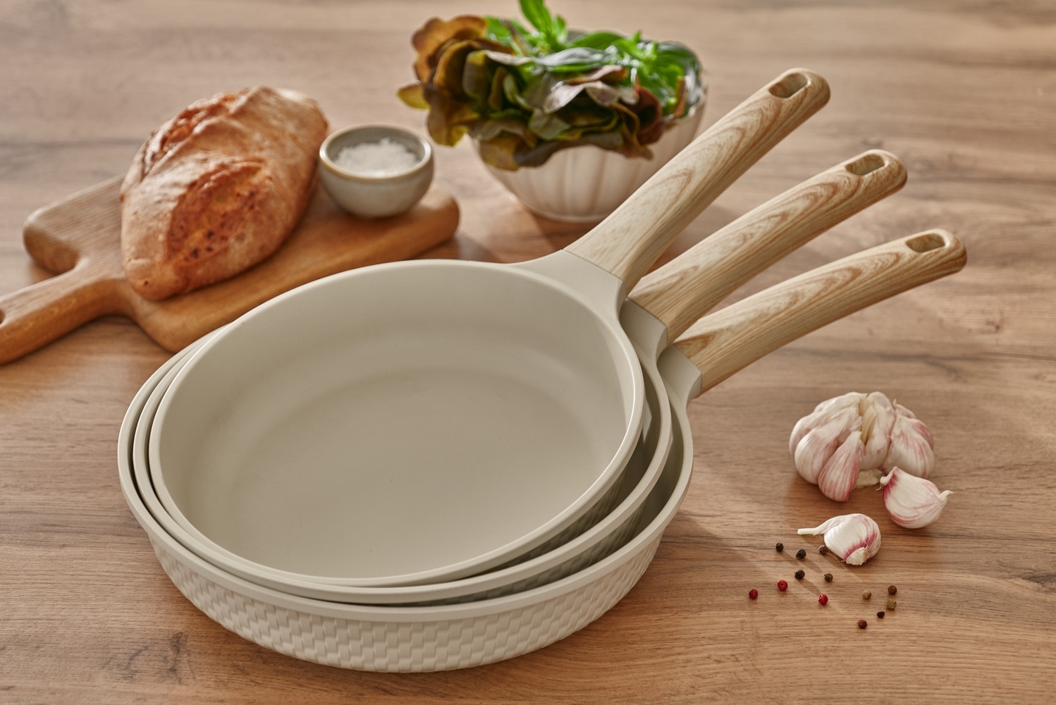 RESTO Kitchenware Bratpfanne »Ran, Universalpfanne mit Antihaftbeschichtung« Aluminiumguss 1 Stk. tlg. Induktion, für alle Herdarten geeignet