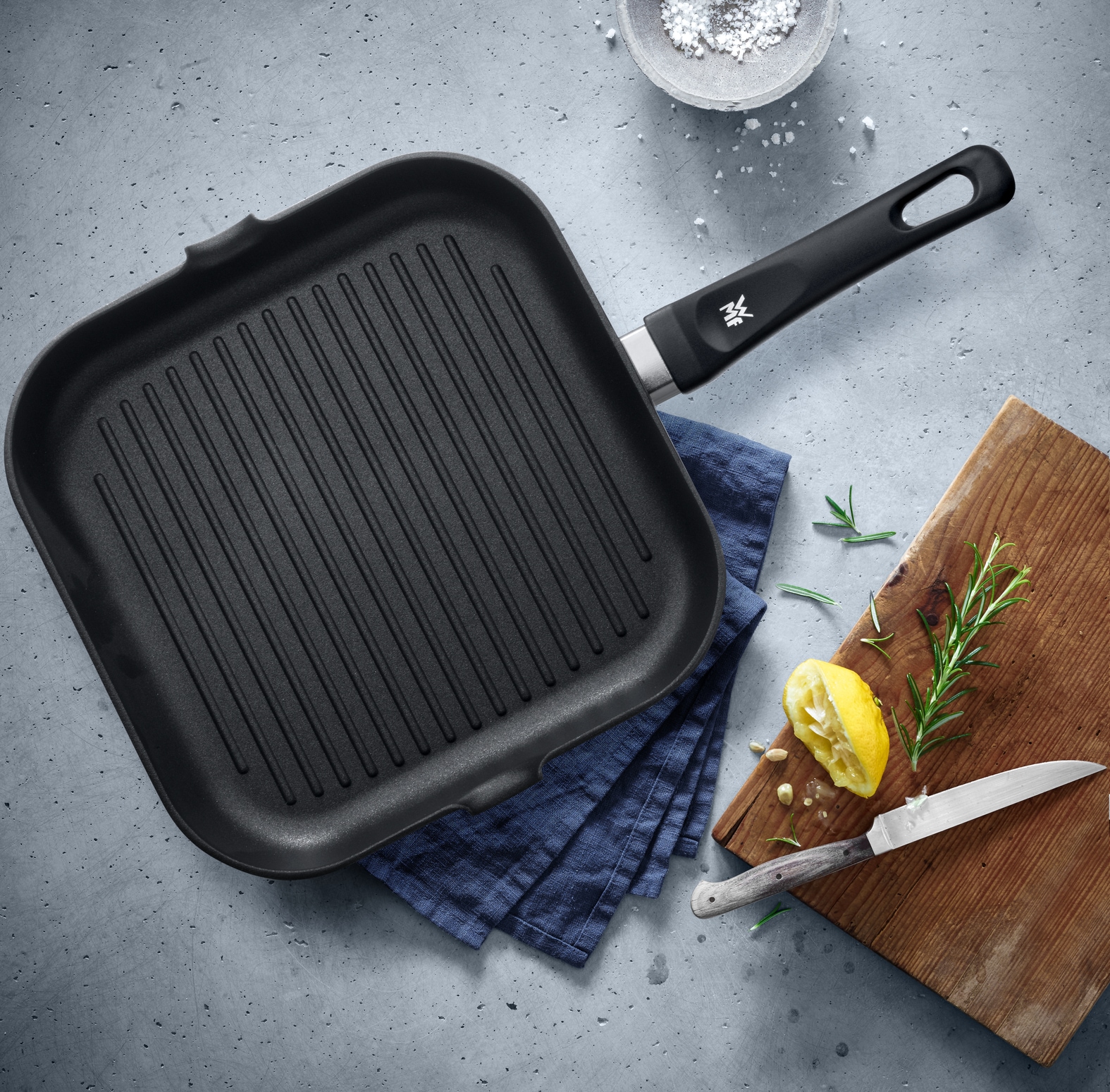 WMF Grillpfanne »Party 27 x 27 cm mit Ausguss, Grillpfanne mit Antihaftversiegelung« Aluminiumguss 1 tlg. wärmereduzierenden Griff, nicht induktionsgeeignet