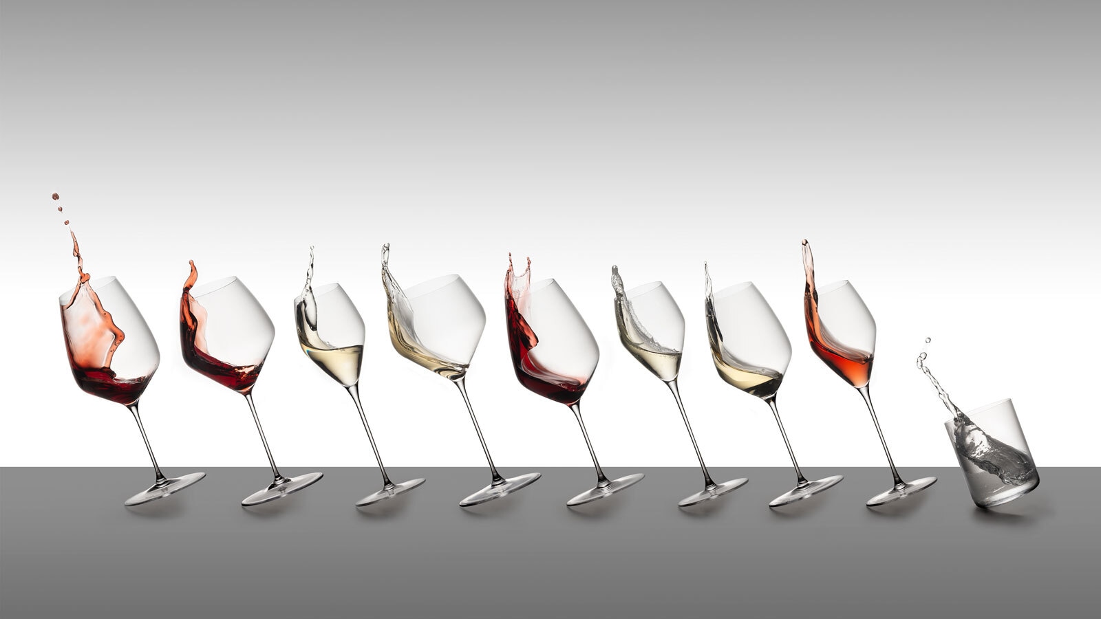 RIEDEL THE WINE GLASS COMPANY Weinglas »Verkostungsset Gläserset + Poliertuch Veloce 4er Set transparent« Spülmaschinengeeignet