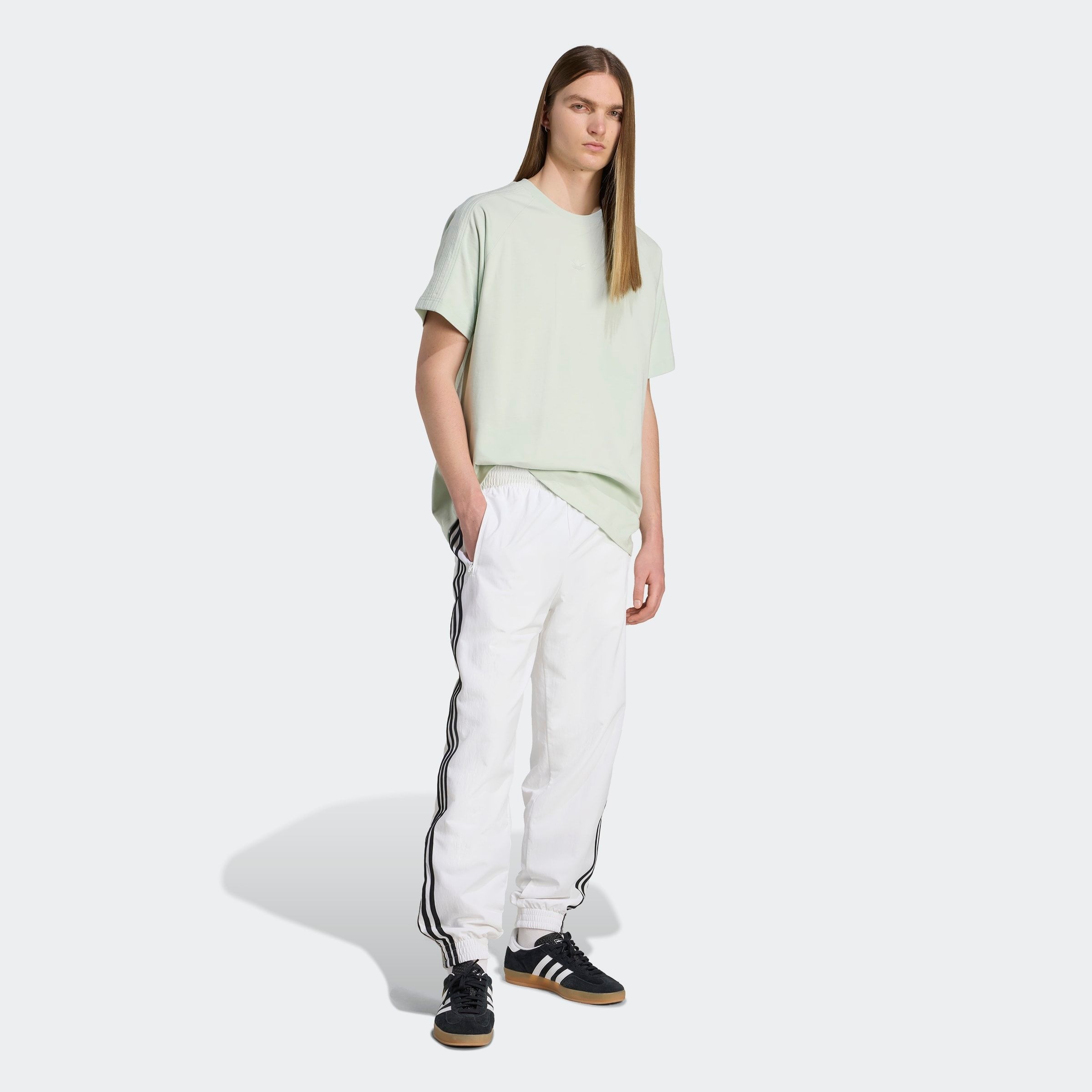 adidas Originals T-Shirt »PREMIUM ESSENTIALS« sportlicher Stil, Kurzarm, lockere Passform, aus Baumwolle