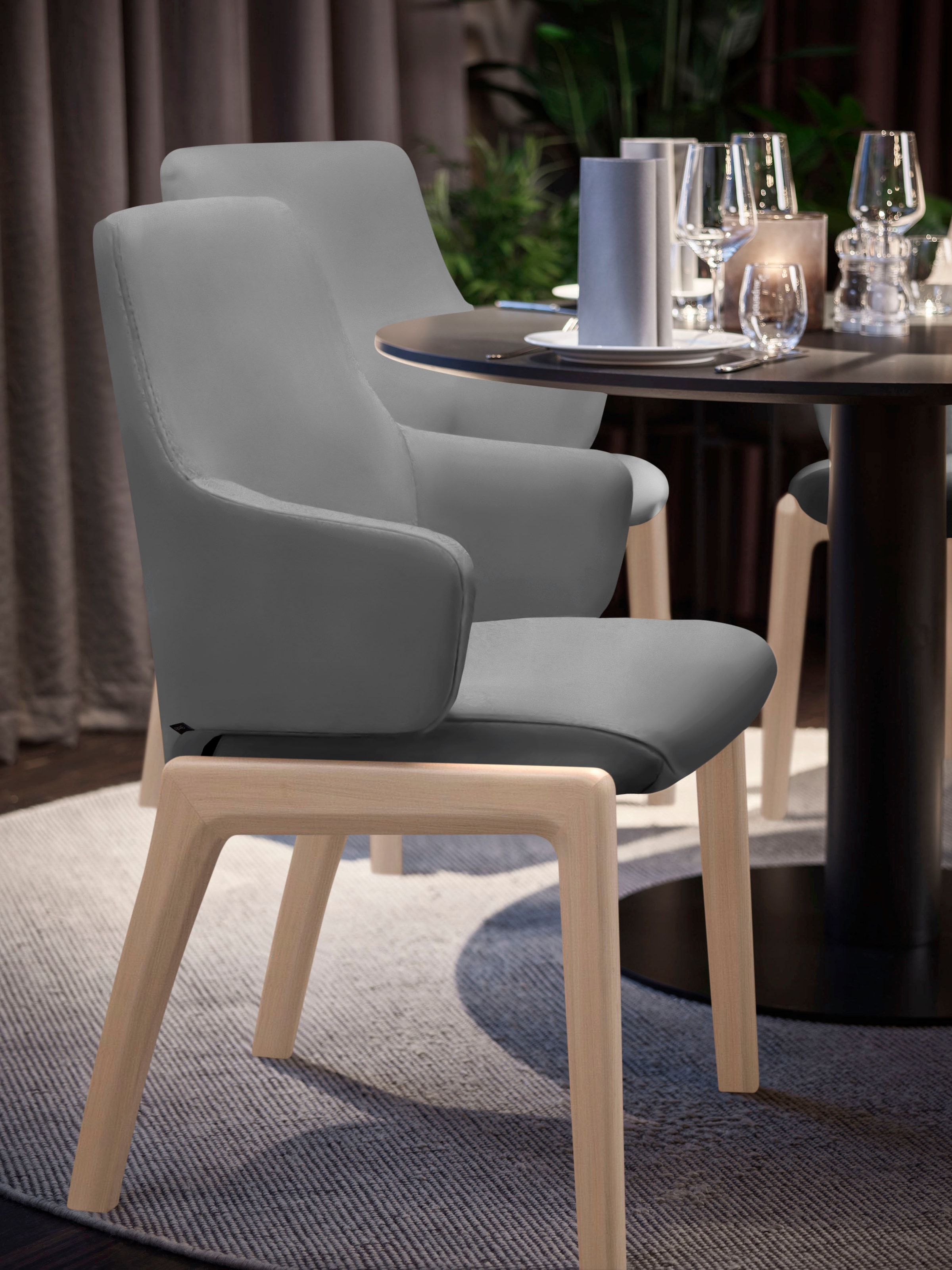 Stressless® Polsterstuhl »Laurel«, Leder BATICK, Low Back mit Armlehne, Größe L, mit abgerundeten Beinen in Walnuss