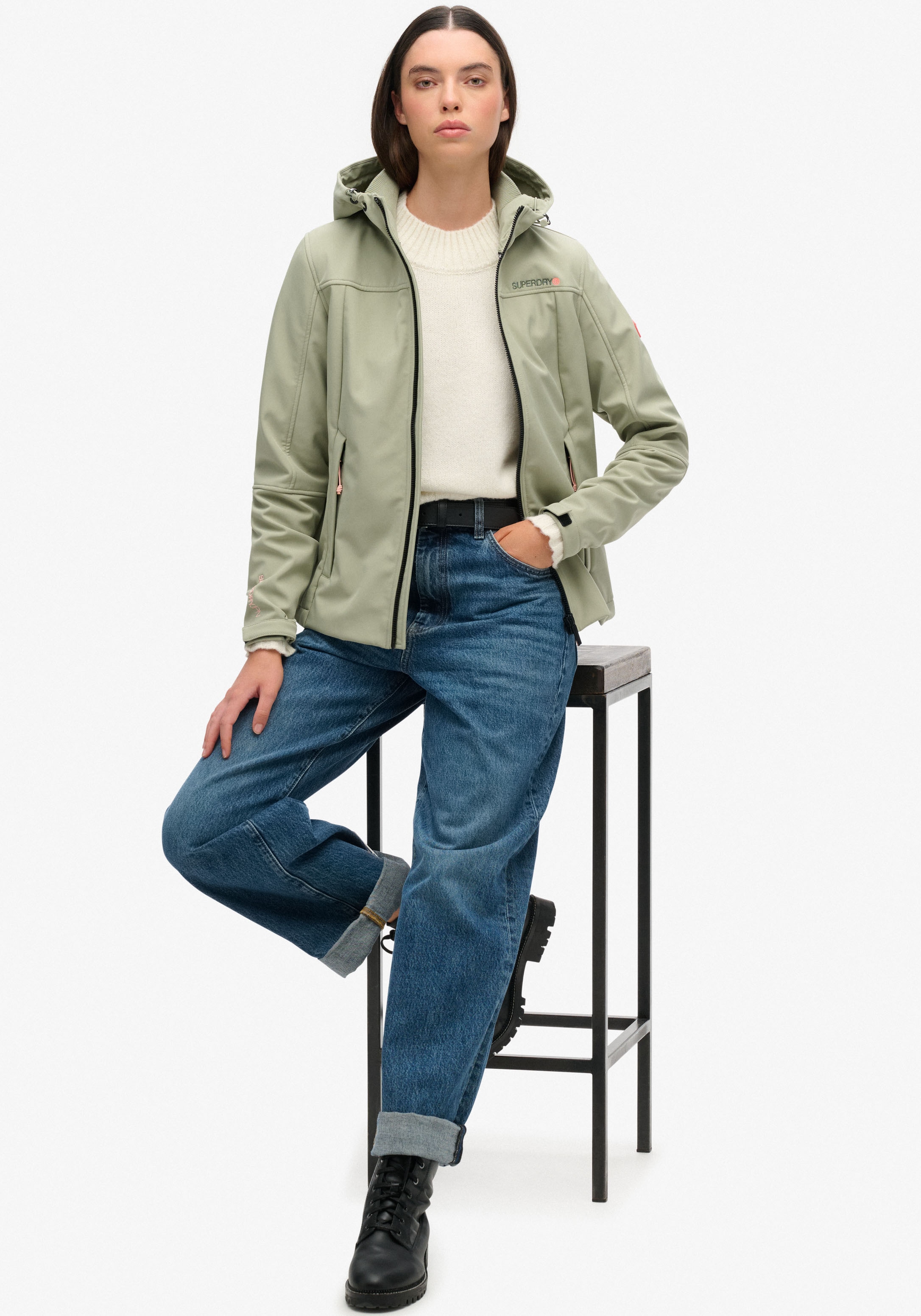 Superdry Outdoorjacke »HOODED CLASSIC TREKKER JKT«, mit Kapuze