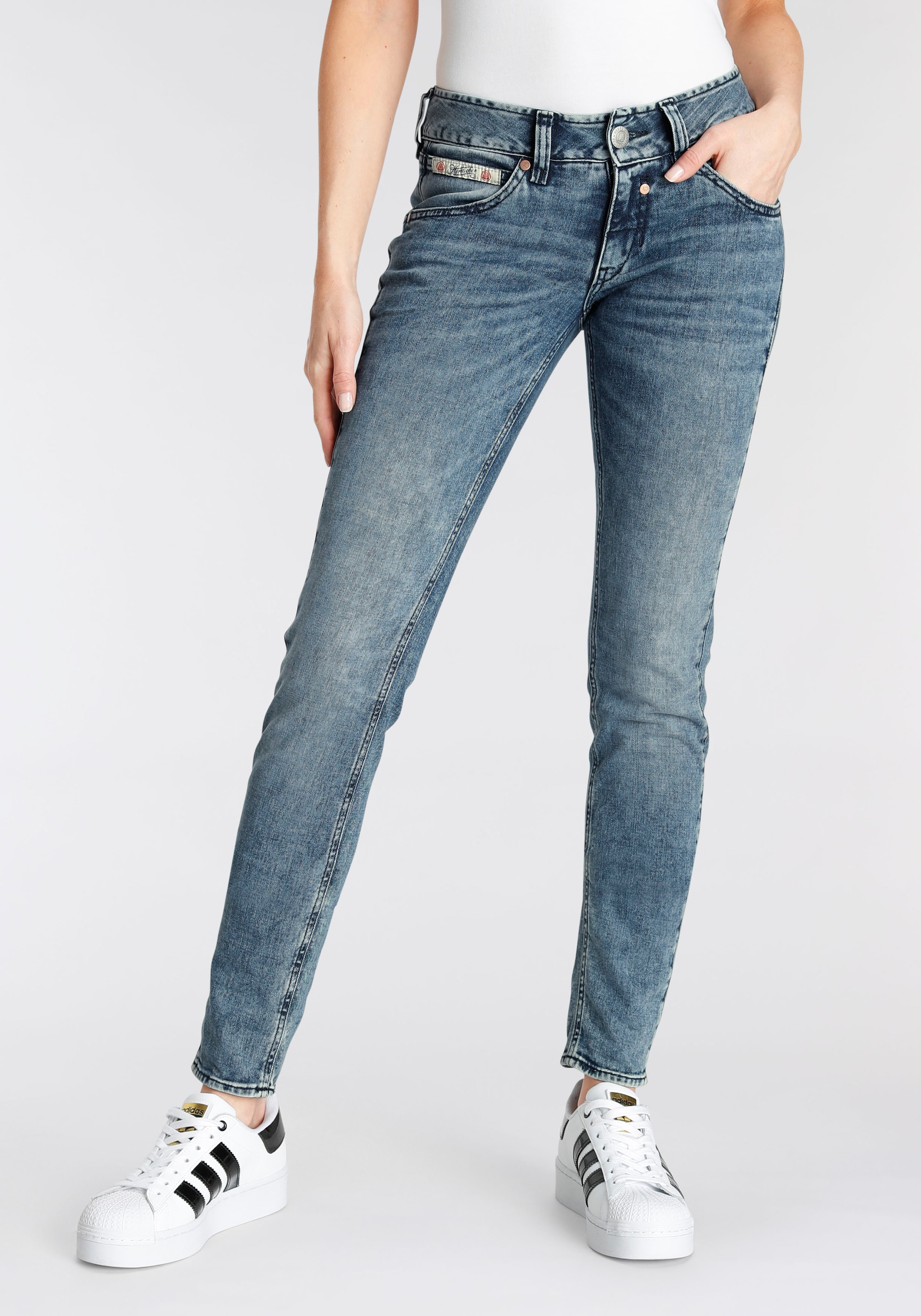 Herrlicher Slim-fit-Jeans »TOUCH«, mit verzierten bei ♕ Gesäßtaschen
