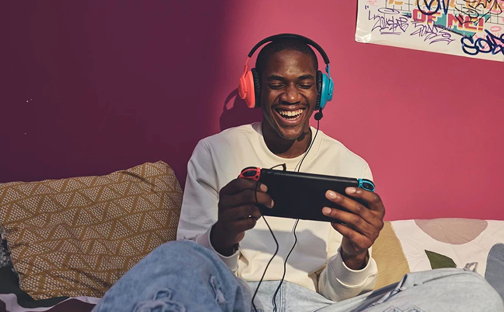 Nintendo Switch Konsolen-Set »Switch OLED + gratis JBL QUANTUM 100N Gaming-Headset (UVP 39,99€)«