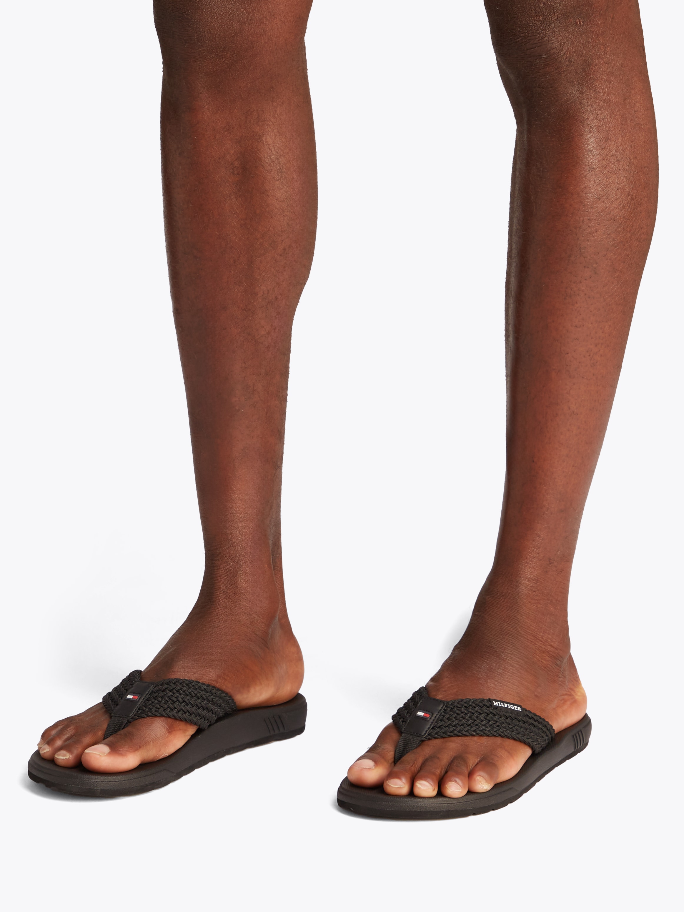 Tommy Hilfiger Zehentrenner »MOLDED HILFIGER WEB BEACH SANDAL«, Sommerschuh, Flats, Strandschuh mit seitlichem Logoschriftzug