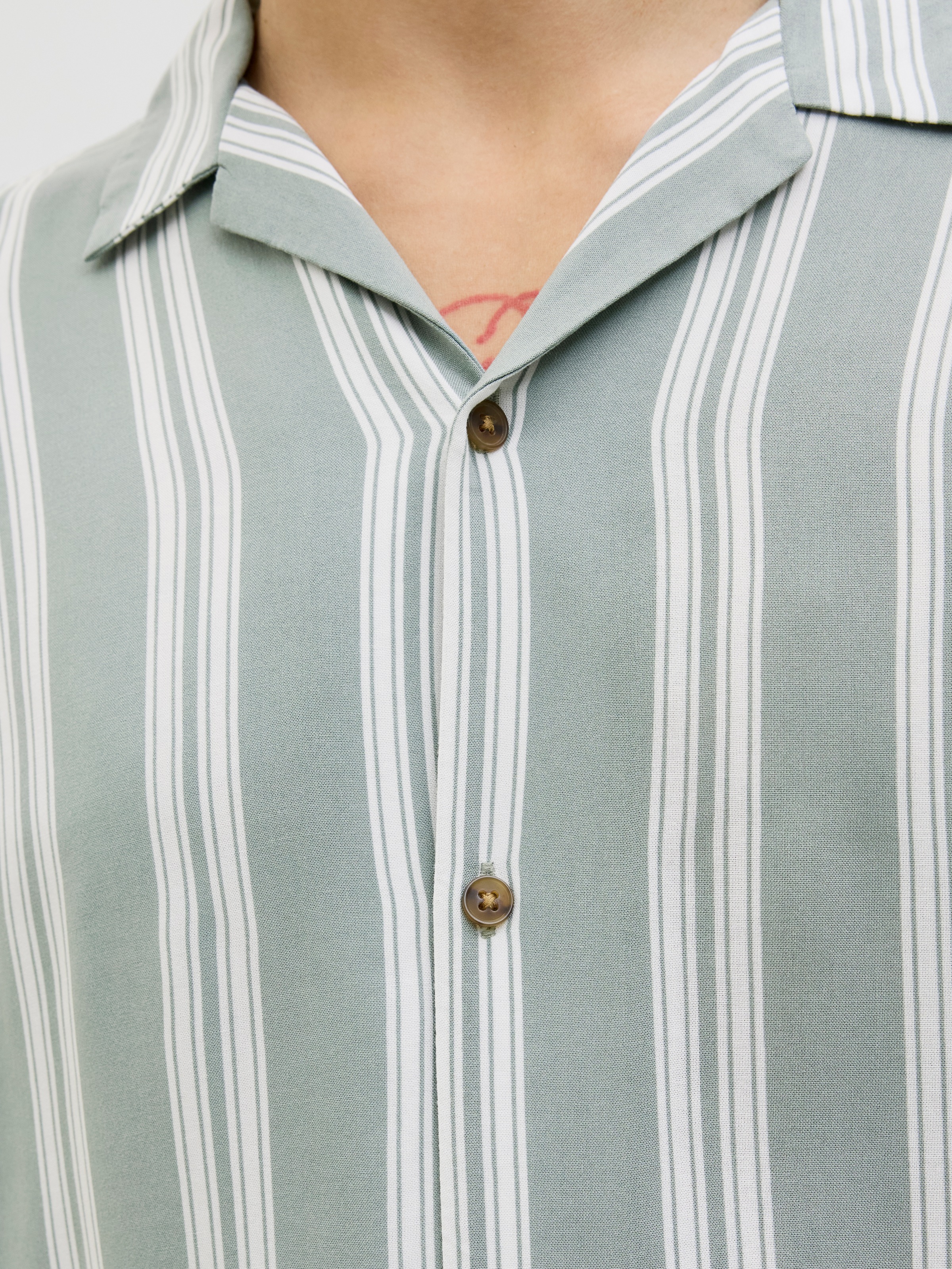 Jack & Jones Kurzarmhemd »JJEJEFF STRIPE RESORT SHIRT SS SN«, mit Streifen Muster