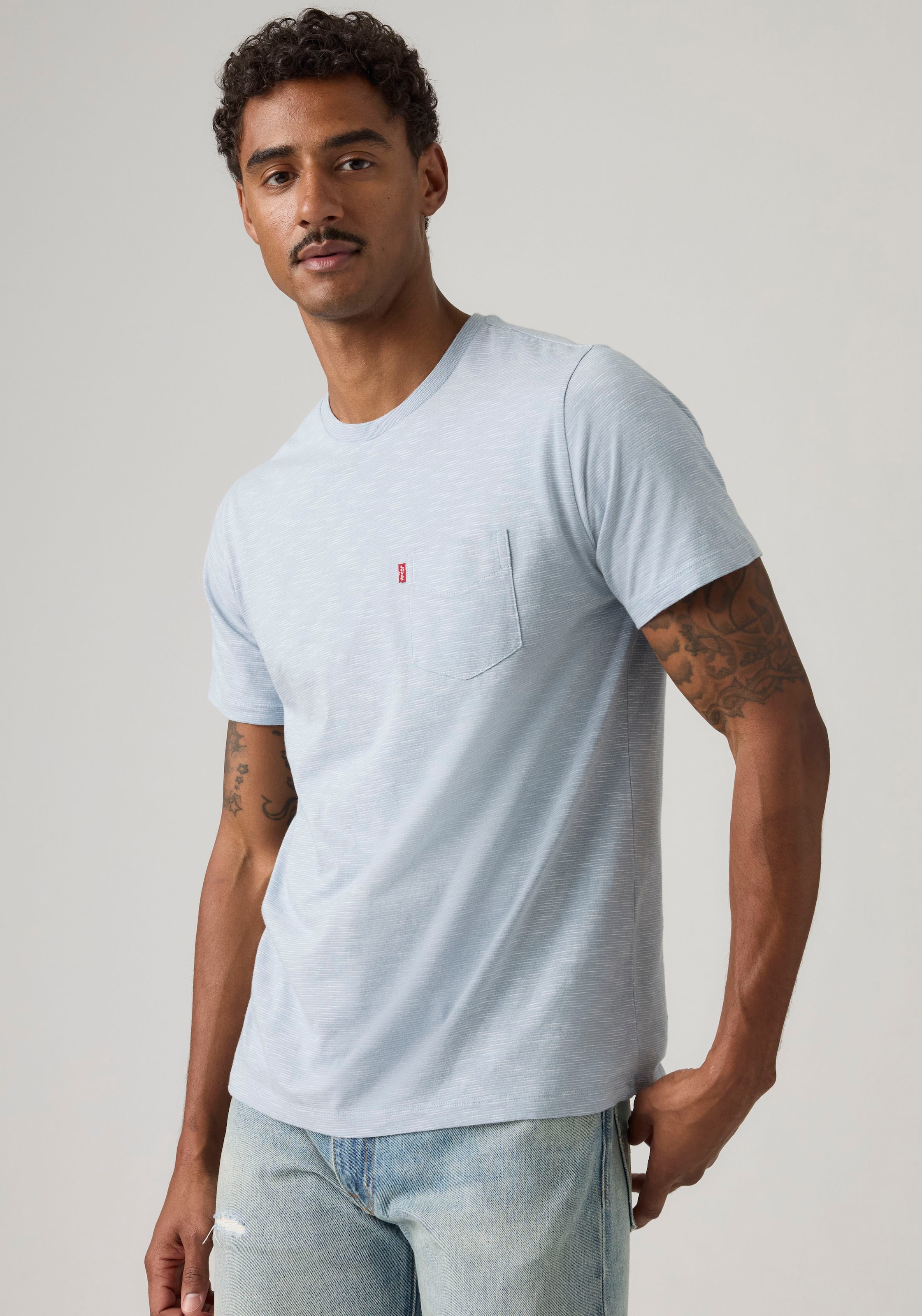 Levi's® T-Shirt »CLASSIC POCKET TEE« mit aufgesetzter Brusttasche