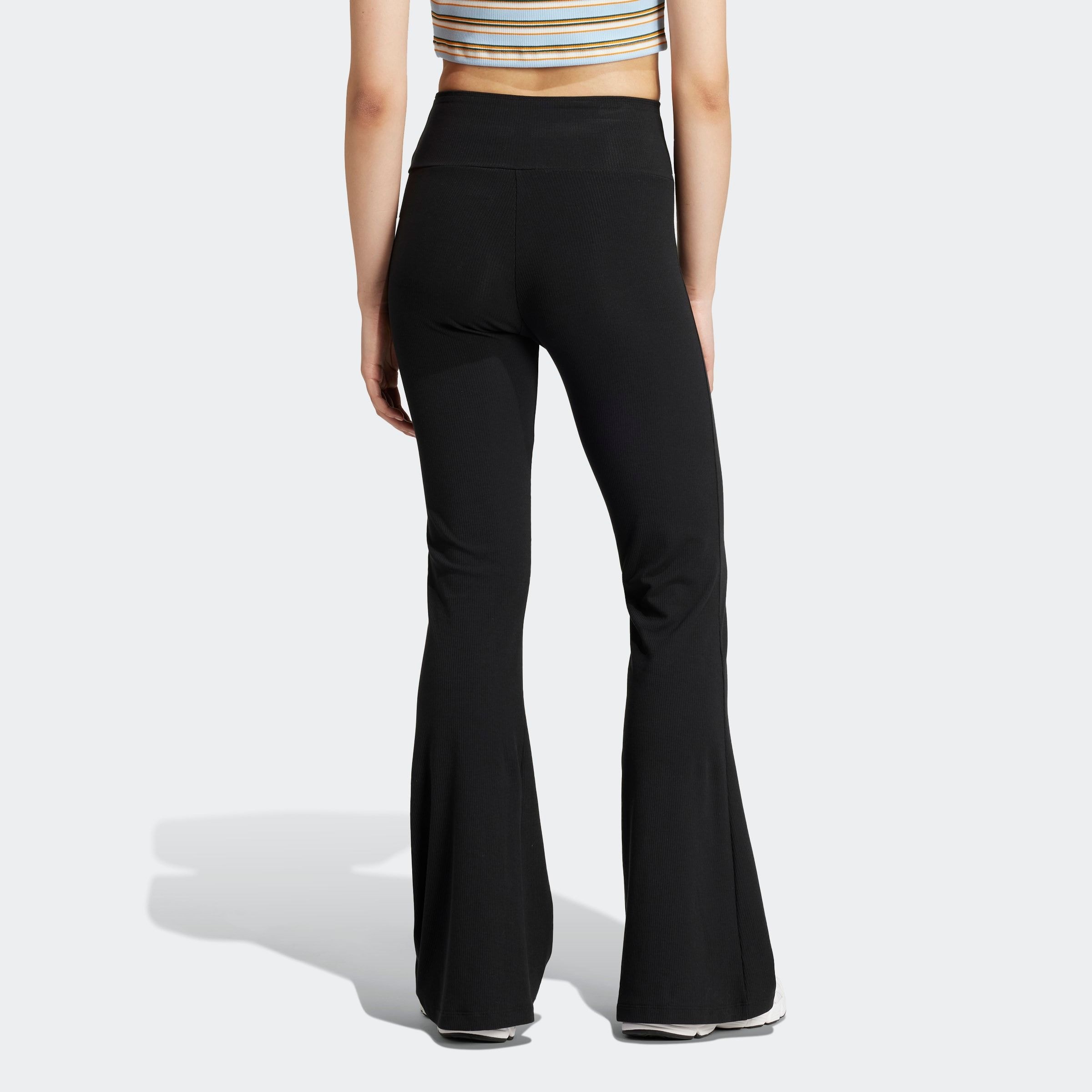 adidas Originals Leggings »ESS FL LEGGINGS«, (1 tlg.), mit ausgestelltem Bein und Ripp Optik, hoher Bund
