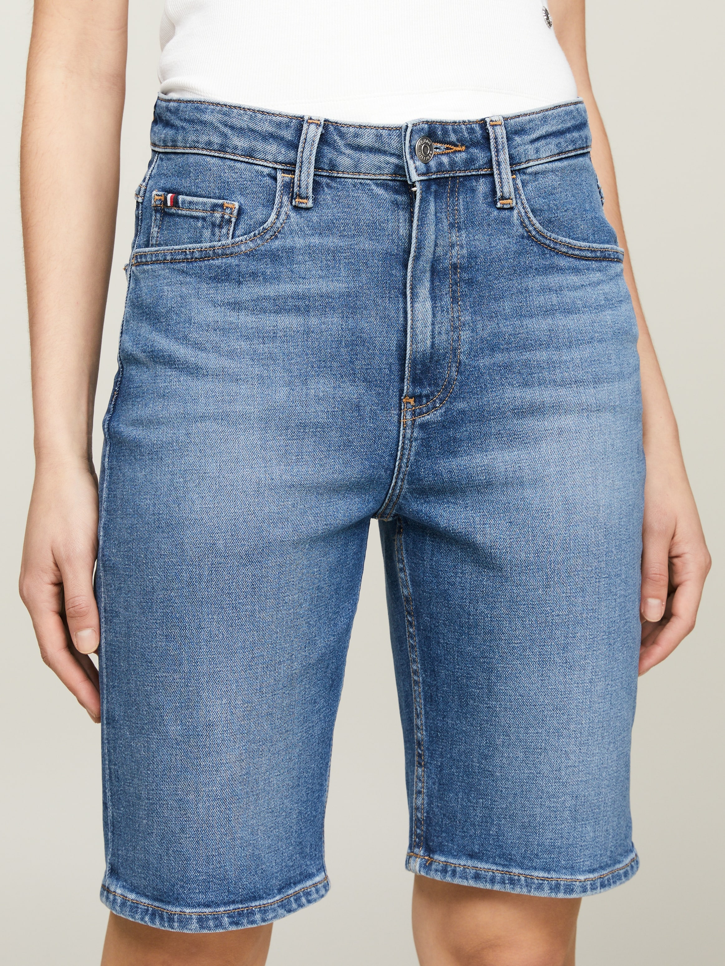 Tommy Hilfiger Shorts »DNM SLIM SHORT HW MEL«, in blauer Waschung