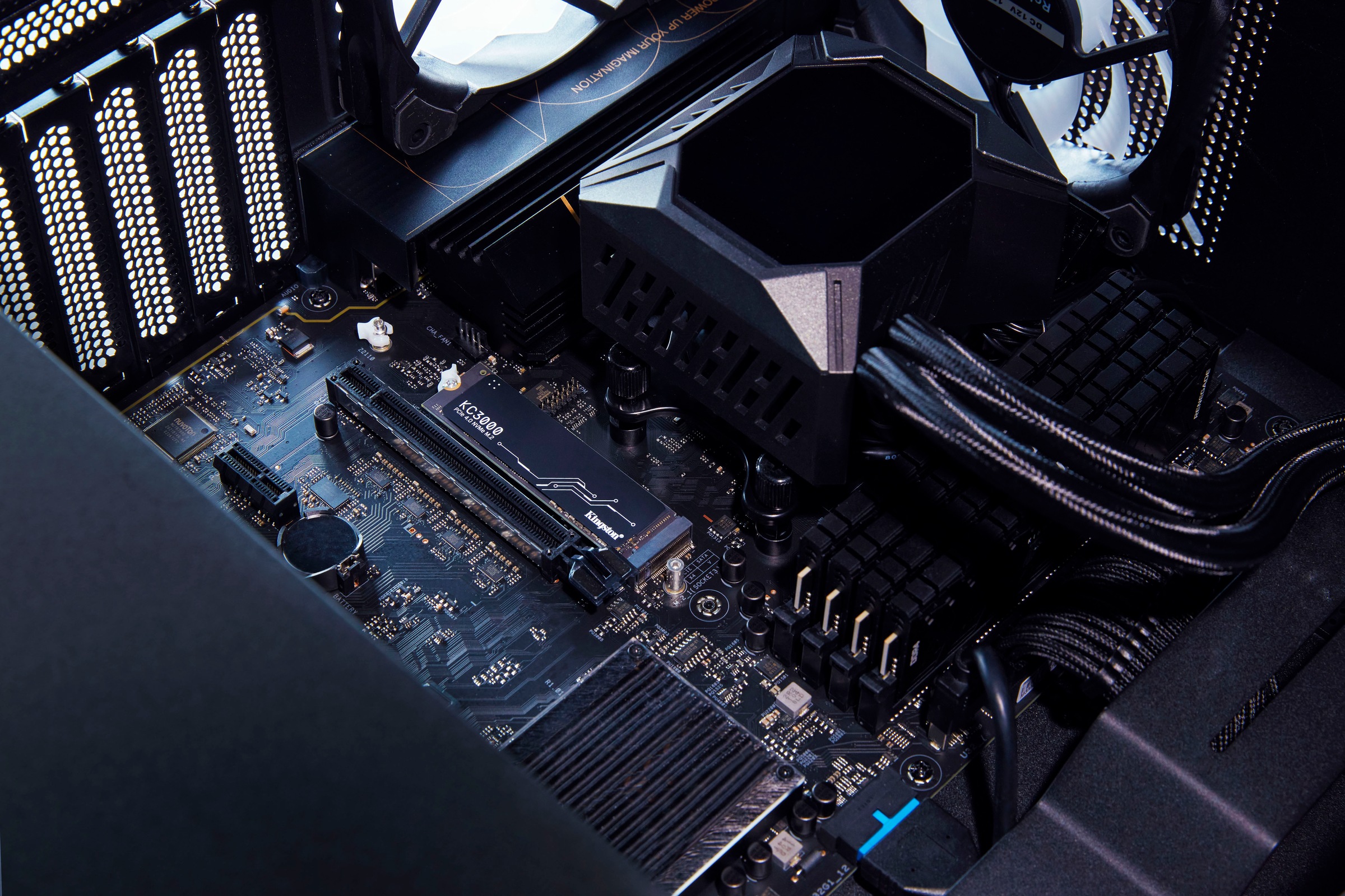 Kingston interne SSD »KC3000 4096GB« 4096 GB Anschluss M.2 (2880)