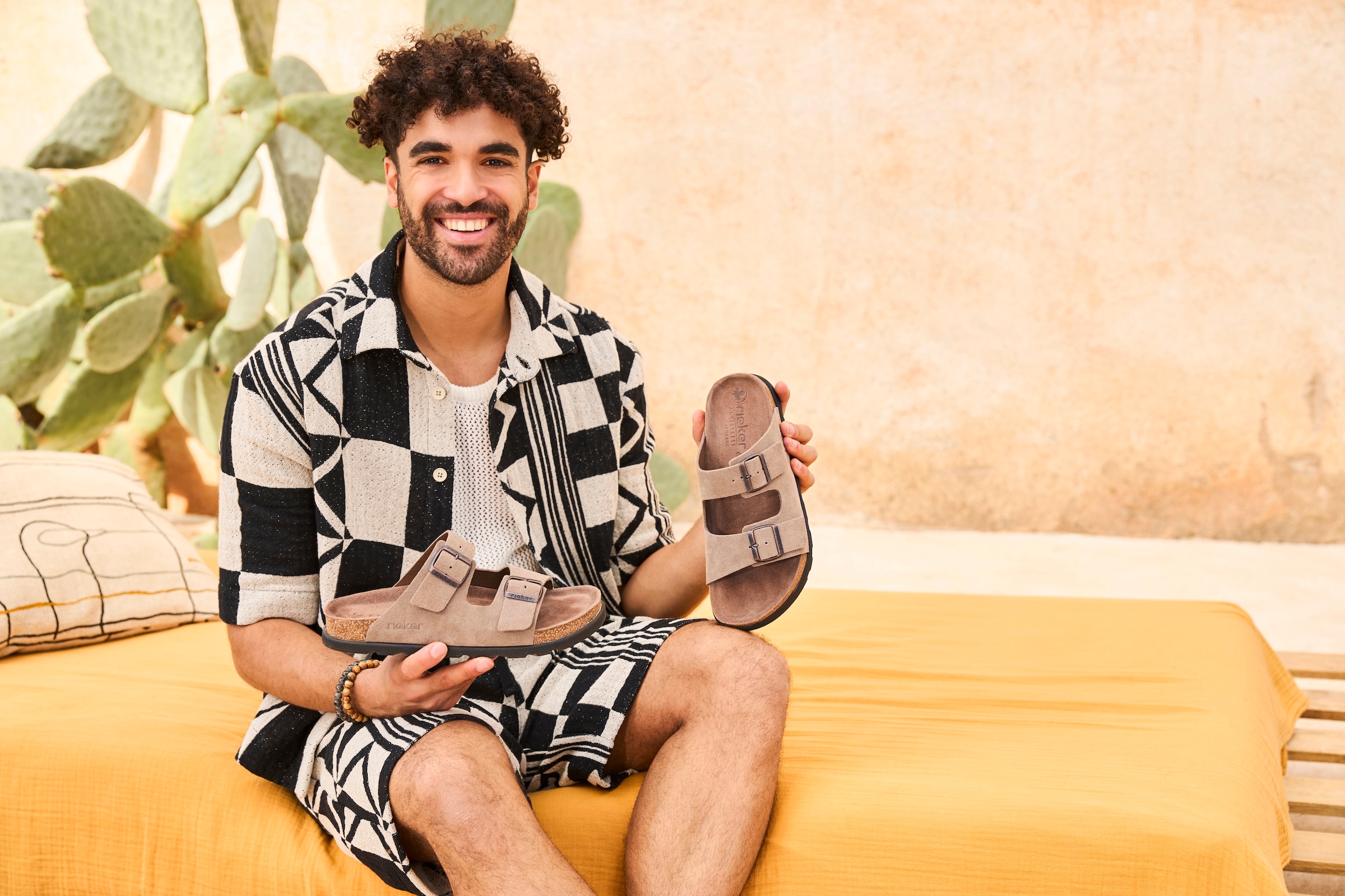 Rieker Pantolette  Sommerschuh, Strandschuh, Hausschuh mit bequemem Fußbett
