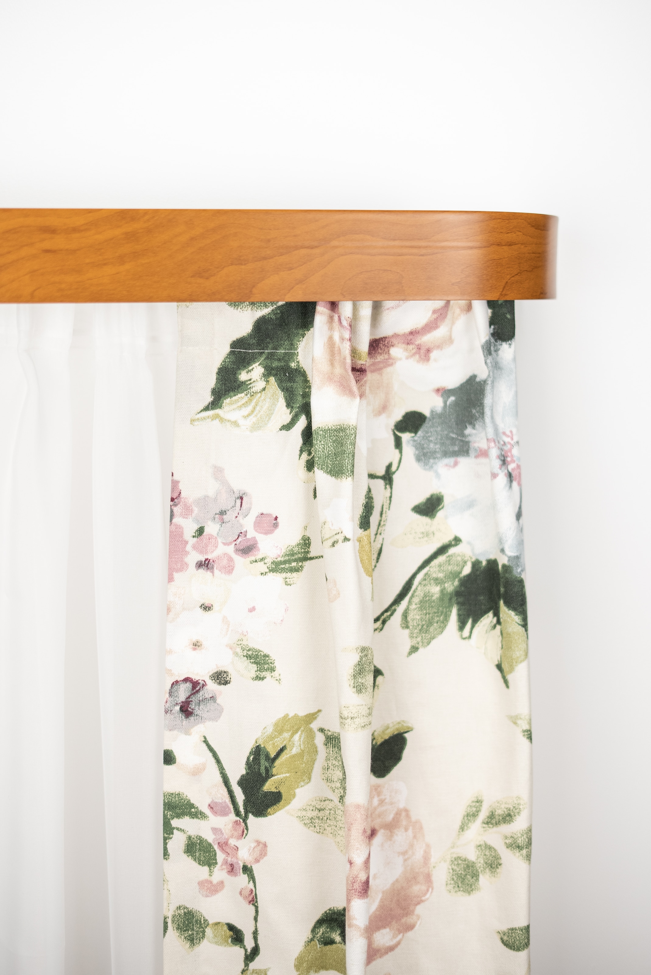 GARESA Schienensystem »Kunststoffschiene mit Blende« 3 läufig-läufig Wunschmaßlänge seitlich mit 2 Rundbögen (kein Spalt zwischen Vorhang und Wand!)