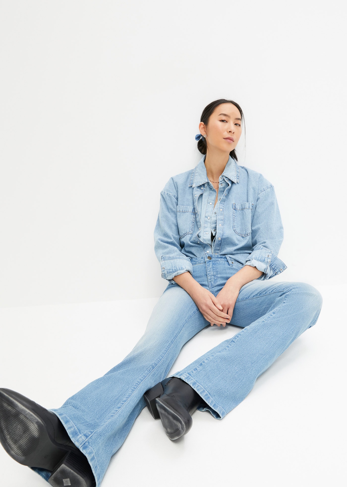 bonprix Bootcut-Jeans »Bootcut-Jeans Mid Waist, Stretch« Slim Fit Passform, Mid Waist Schnitt, mit Stretch-Anteil