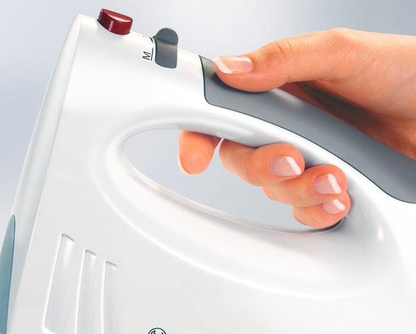 BOSCH Handmixer »CleverMixx MFQ3540 Edelst. Rührbesen/Knethaken, Mixfuß, weiß/grau«, 450 W, Becher, 5 Stufen, Turbotaste, Auswurftaste, Made in Europe
