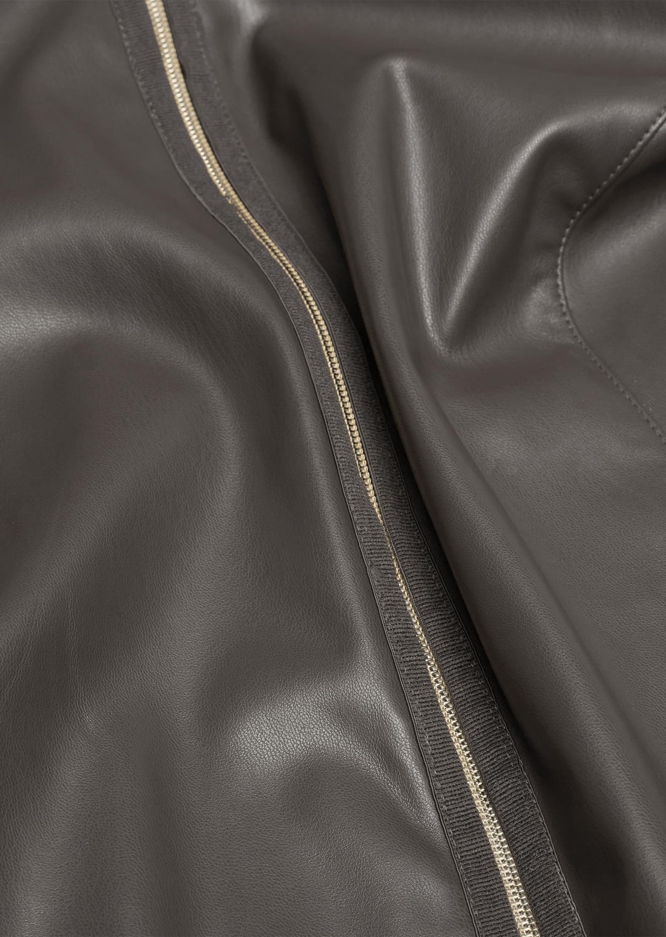 GOLDNER Lederimitatjacke »Kurzgröße Ausdrucksstarke Lederimitatjacke mit supersoftem Griff«