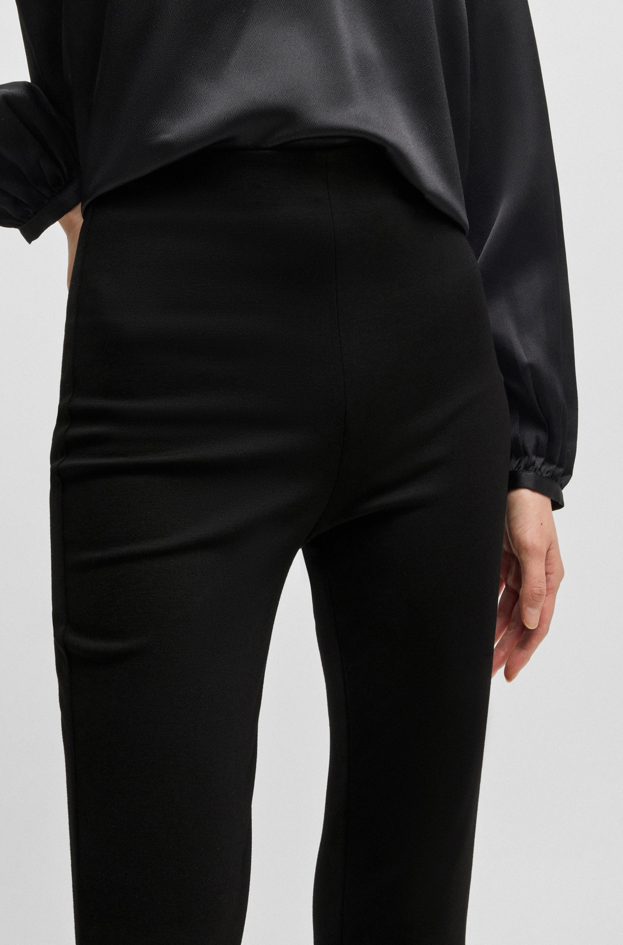BOSS ORANGE Webhose »Taboot Premium Damenmode«, mit seitlichem Reißverschluss, flared Form, Milano Qualität Loungewear