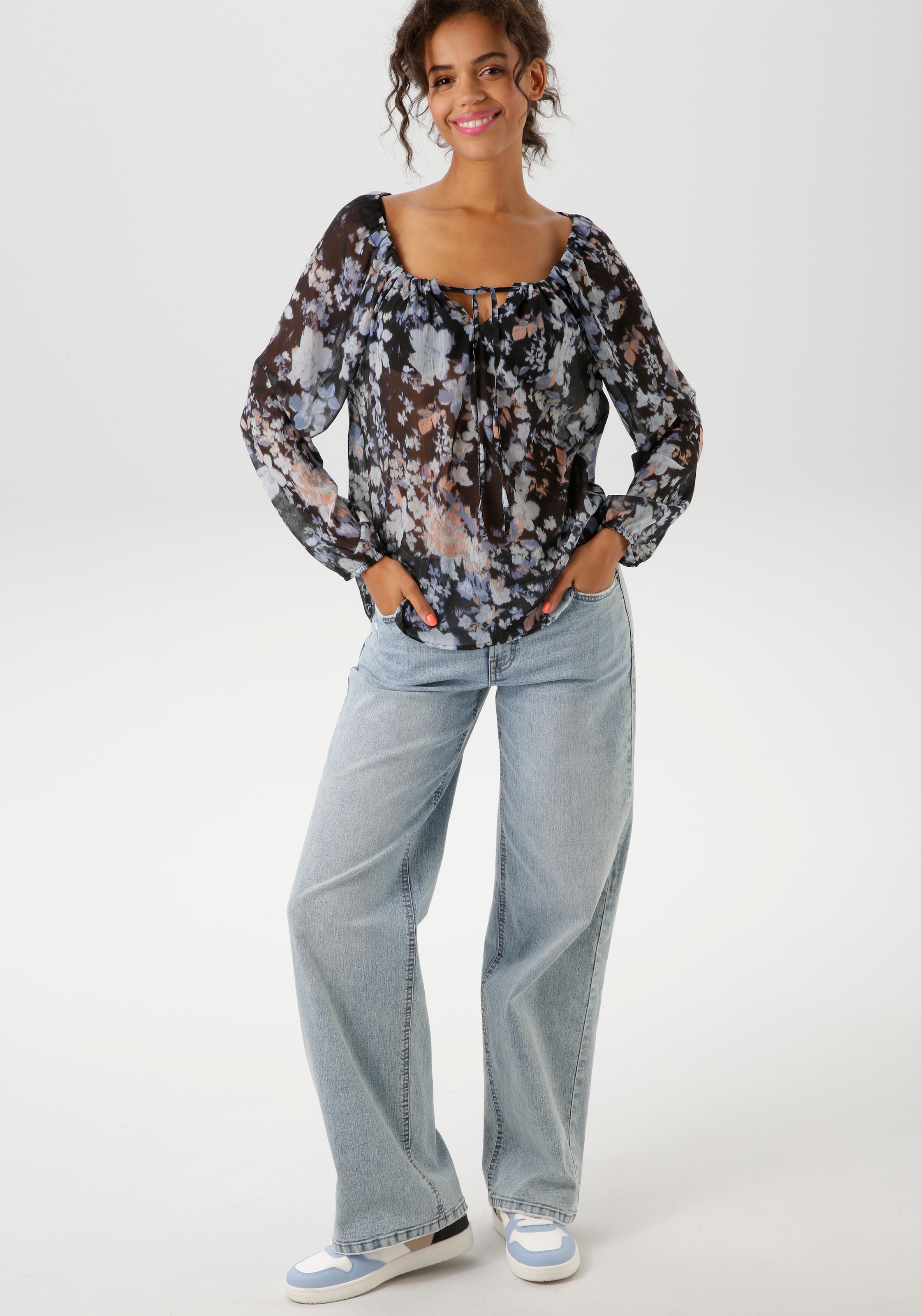 Aniston CASUAL Schlupfbluse, mit raffiniertem Cut-Out im Rücken