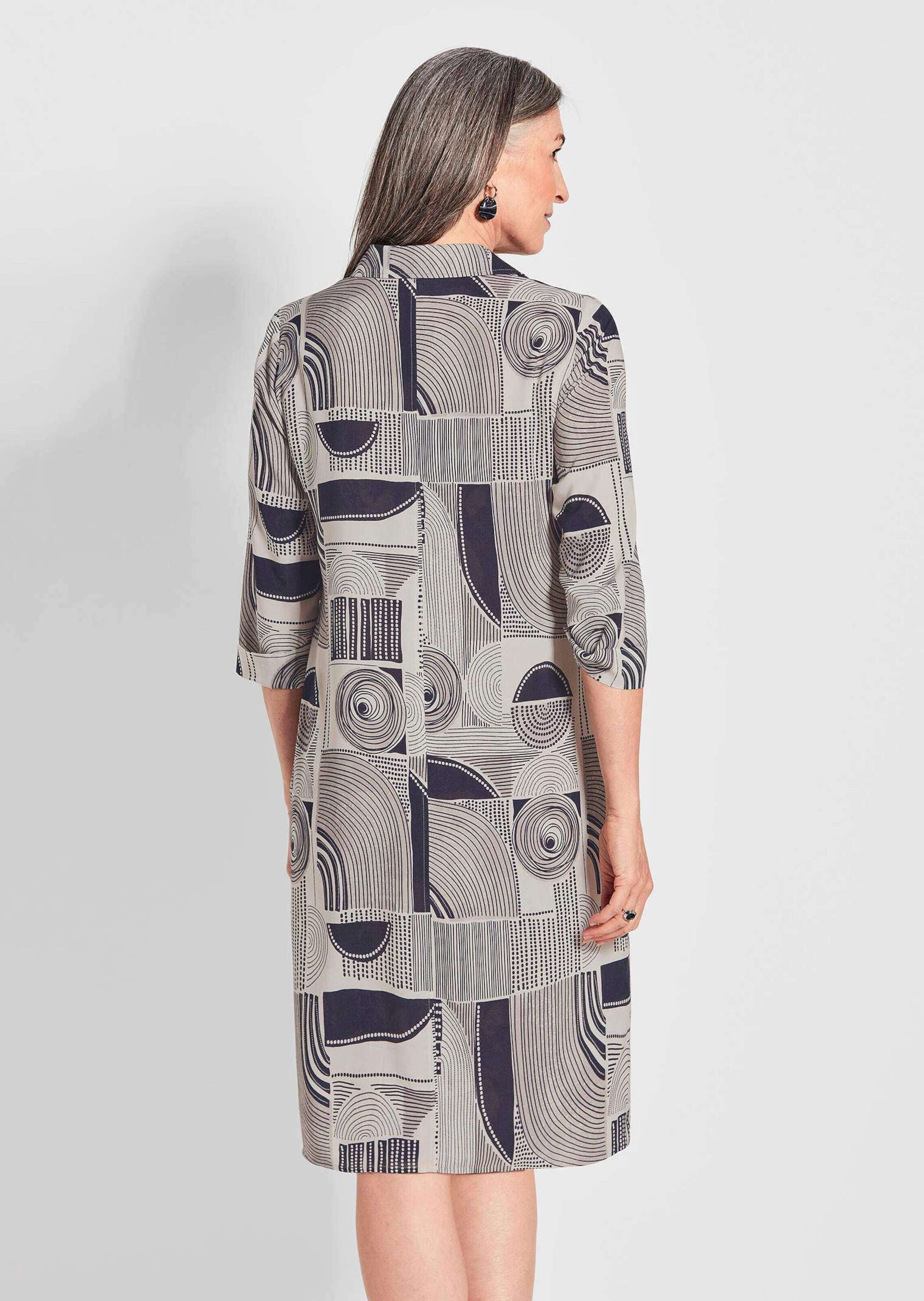 GOLDNER Sommerkleid »Kurzgröße Hemdblusenkleid mit Alloverdruck« Seitennahttaschen Knopfleiste