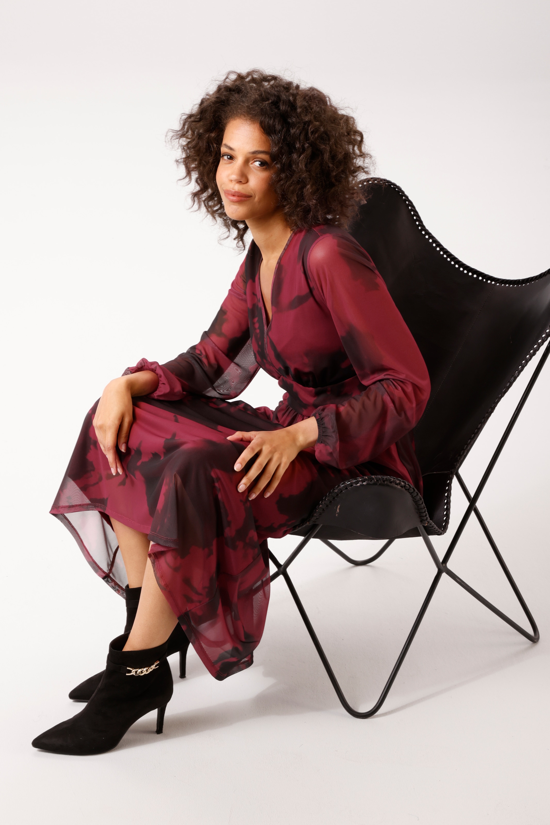 Aniston CASUAL Maxikleid mit großflächigen, grafischen Batik-Druck - NEUE KOLLEKTION