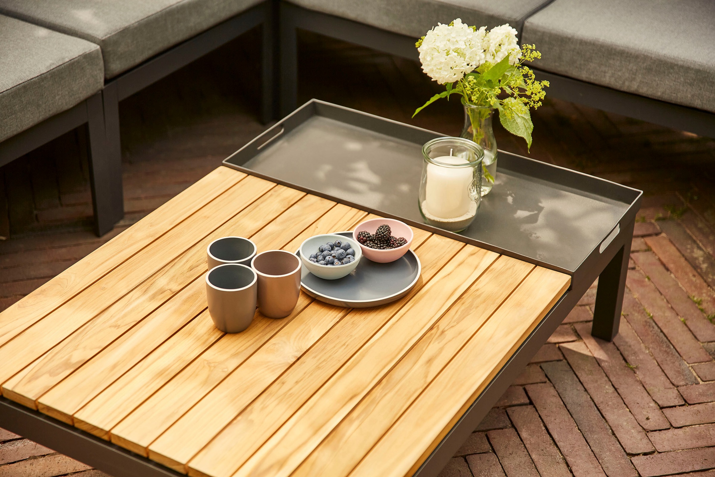 Siena Garden Gartenlounge-Set »Alvida«, (Set, 15 tlg.), best. aus 2 Sofas, 1 Ecksofa, 1 Tisch und 12 Kissen