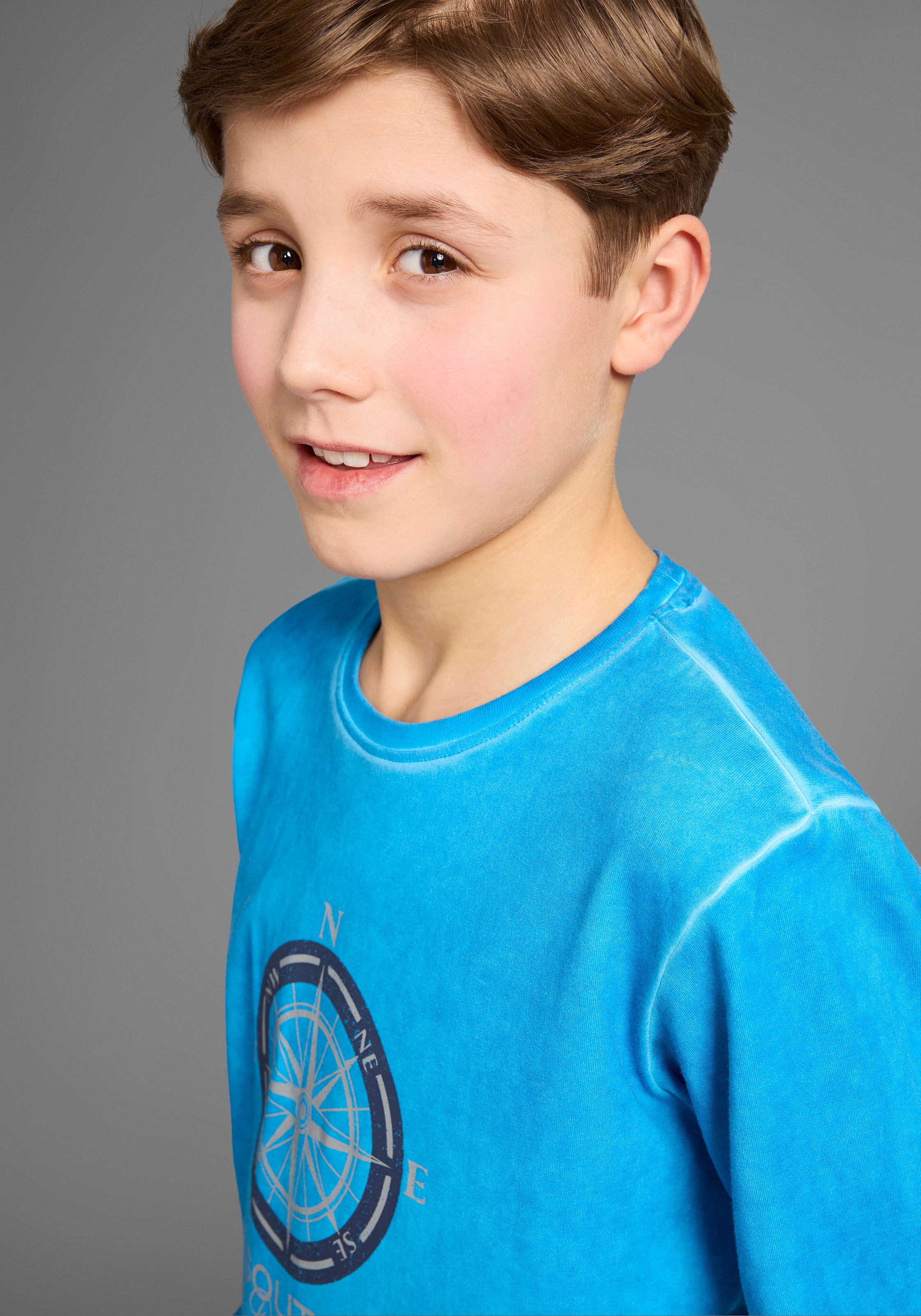 DELMAO Langarmshirt »Modisch gewaschenes Shirt« Trendwaschung